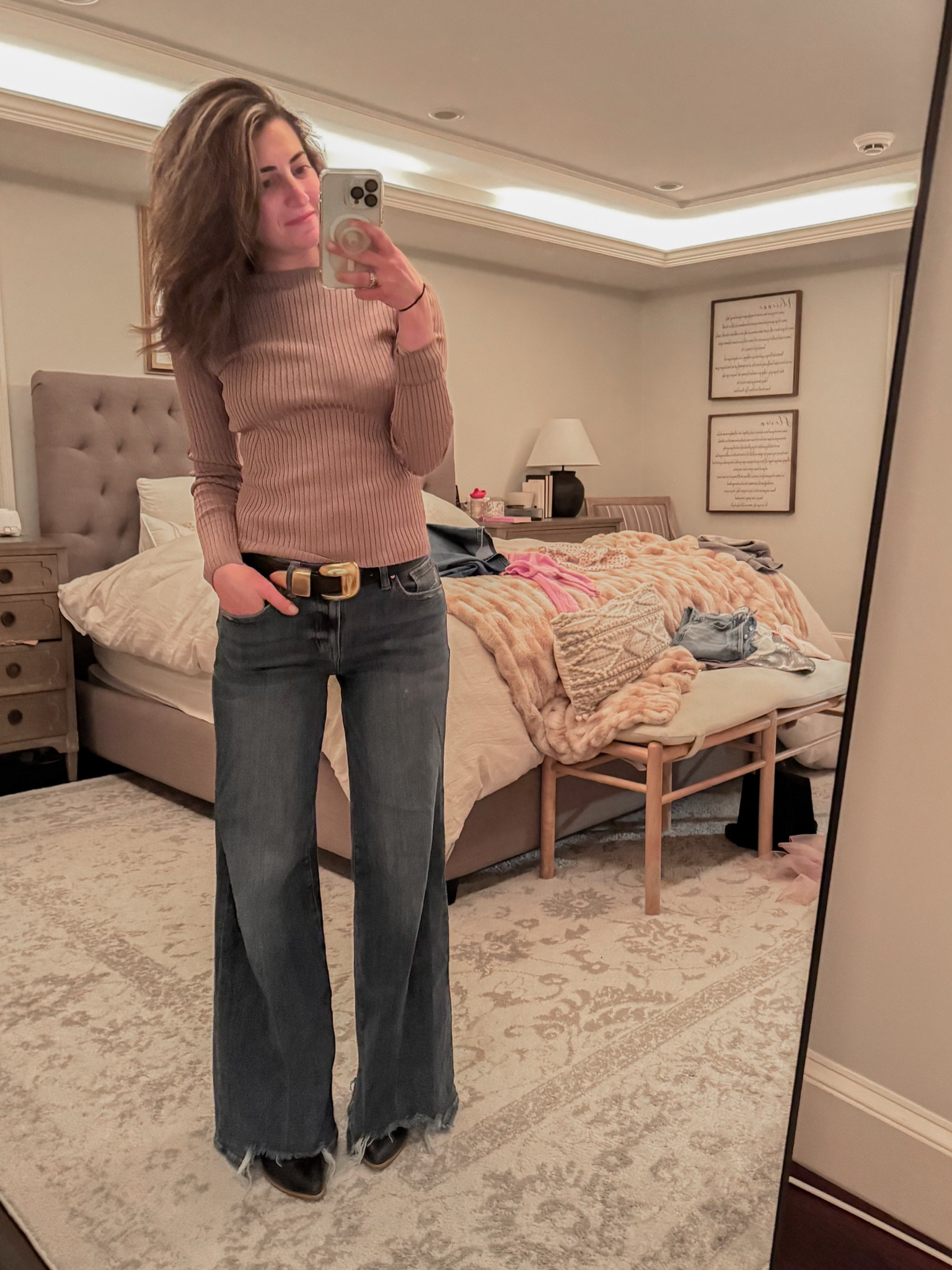 Nye casual denim metallic ribbed top low rise frayed edge denim 

#LTKHoliday #LTKStyleTip #LTKSeasonal