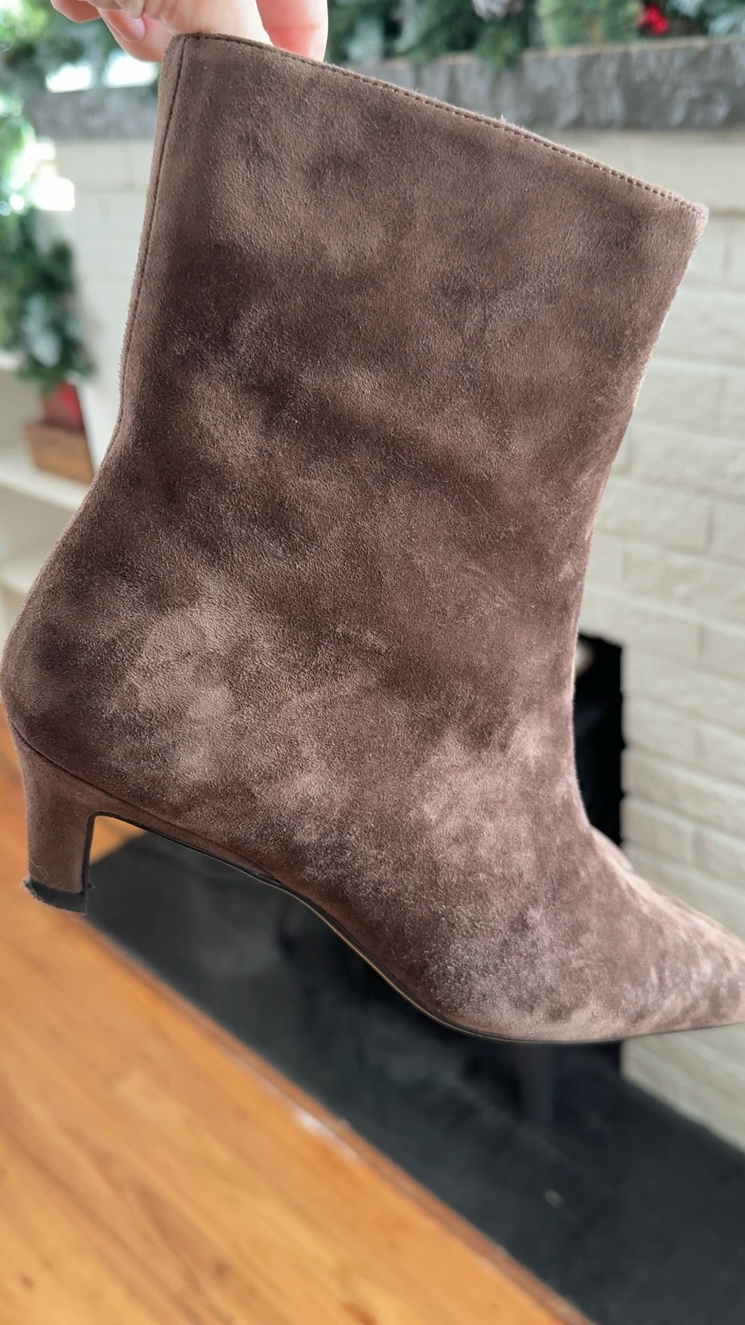 The most stunning and comfortable suede ankle boots 

Ankle boots, suede, boots, boots, fall, boots, winter boots, brown boots, tony bianco 

#LTKSeasonal #LTKootd #LTKWorkwear