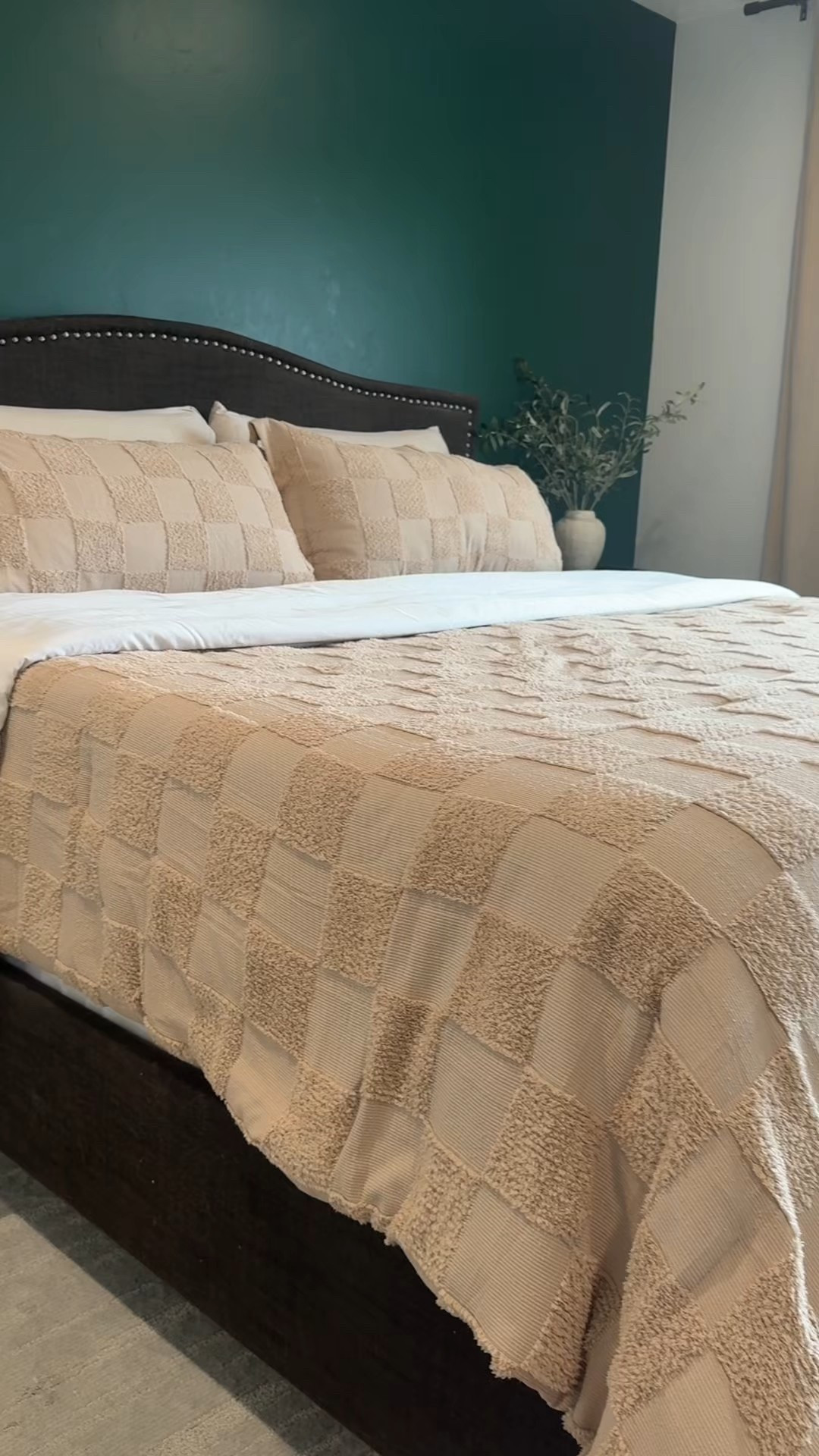 Bedroom glow-up on a budget ✨ This tufted checkered comforter set is soft, cozy, and instantly makes your space look luxe. Comes with the comforter + 2 shams for such an affordable price. Obsessed! 🛏️💤

#LTKHome #LTKFindsUnder50