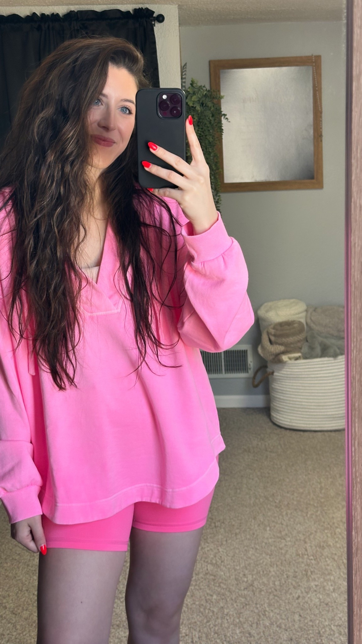 Old Navy lounge/workout set.

Biker shorts TTS - medium 
Hoodie (I sized up for a more oversized fit and because it’s made of a high percentage of cotton) - large


#LTKActive #LTKSpringSale #LTKFindsUnder50