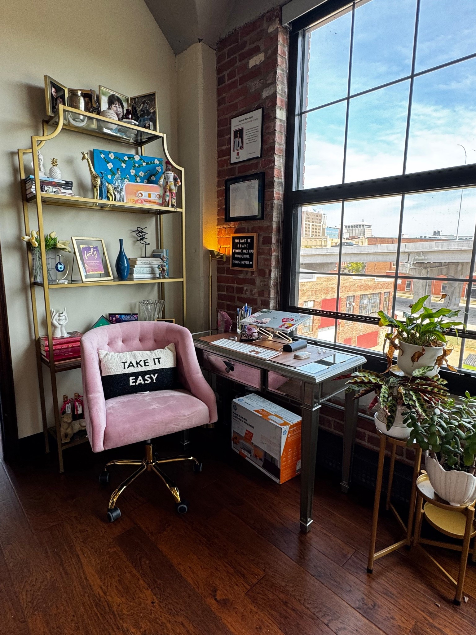 Living in an urban loft has been something that has been on my mind since my early 20’s. Here are some of the chic and feminine with a maximalist vibe pieces of my loft that I just love.



#LTKHome #LTKStyleTip