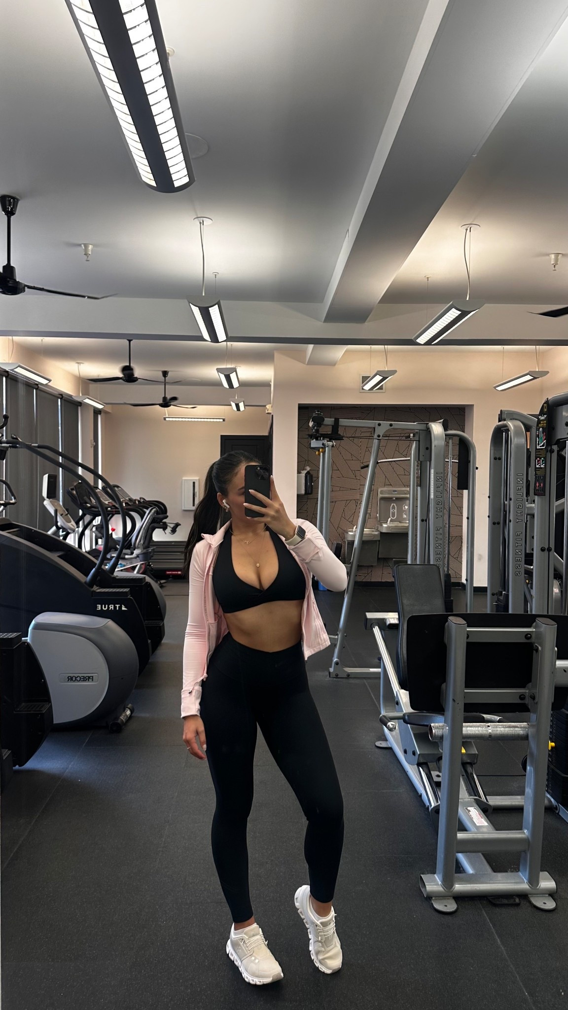 gym ootd for upper today 

top sz sm (exact bra sold out)
bottom sz 4
jacket sz 4 
shoes 7.5

#LTKStyleTip #LTKActive #LTKShoeCrush