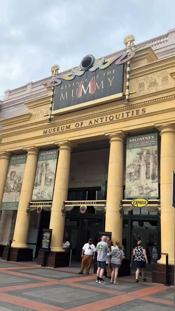 Happy 27th anniversary to one of my favorite movies of all time, The Mummy! I can’t wait for part 4 in 2027 🎥🎬🍿
 
@themummy @universalorlando @universalpictures #themummy #themummyride #themummy1999 #brendanfraser #universalstudiosorlando
