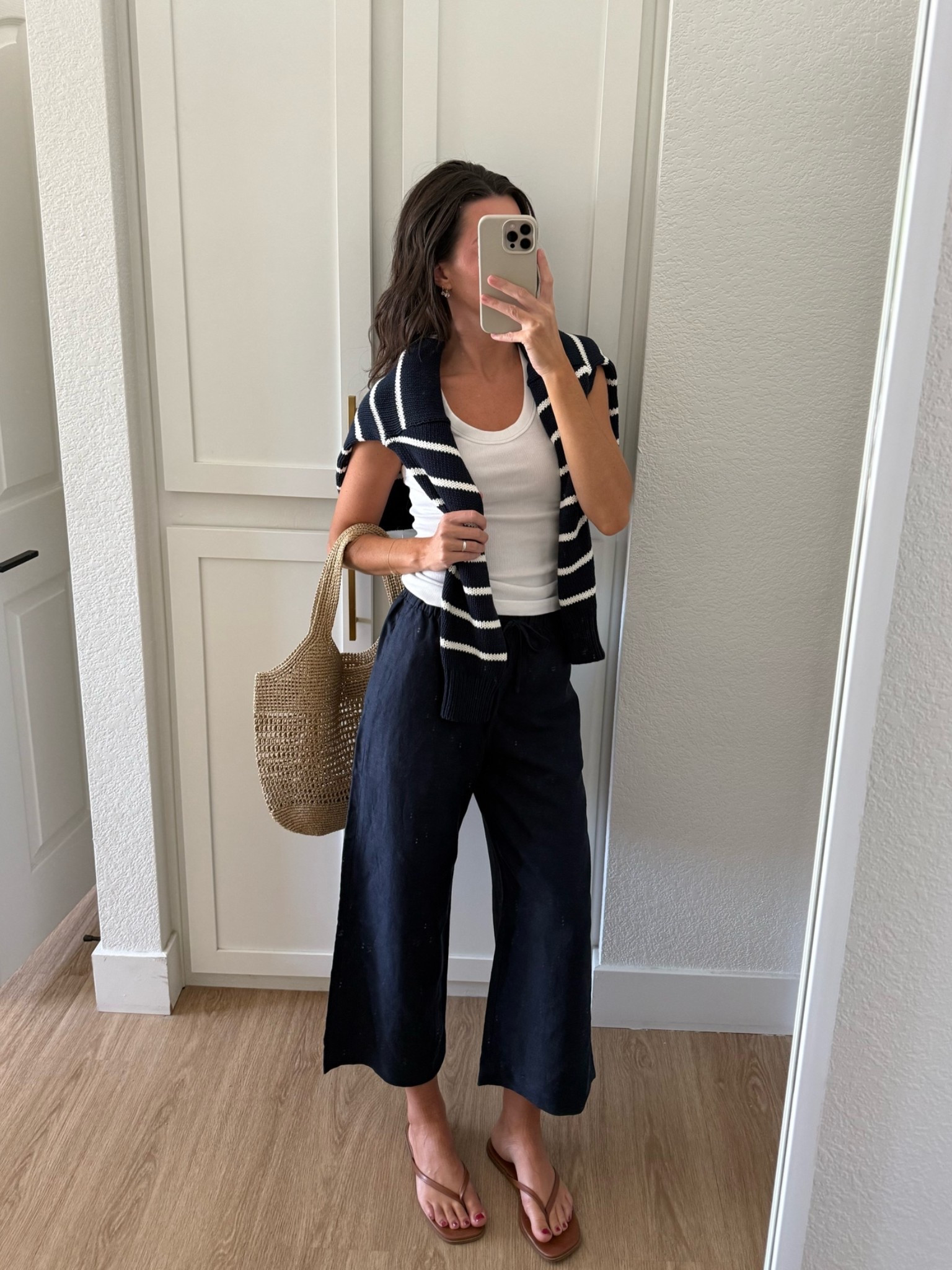 I am 5’7” wearing a size small in everything here!