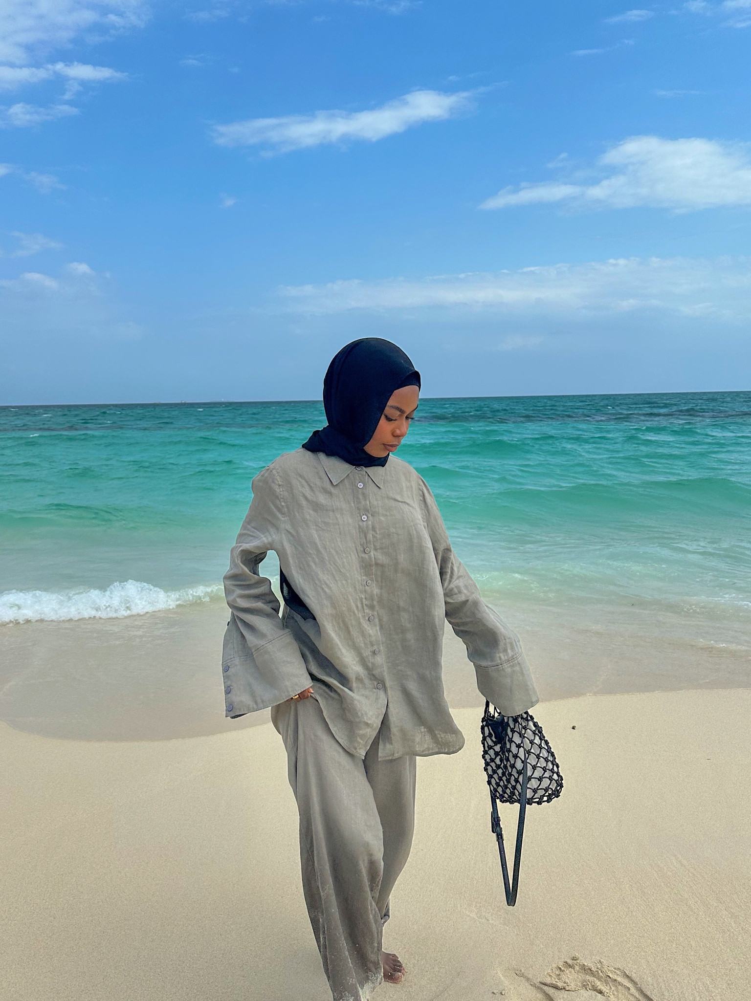 Beach fit 🫶🏾
Set is in colour stone which is OOS atm but linked another colour! Bag is from Zara but 2 years ago so linked a similar option