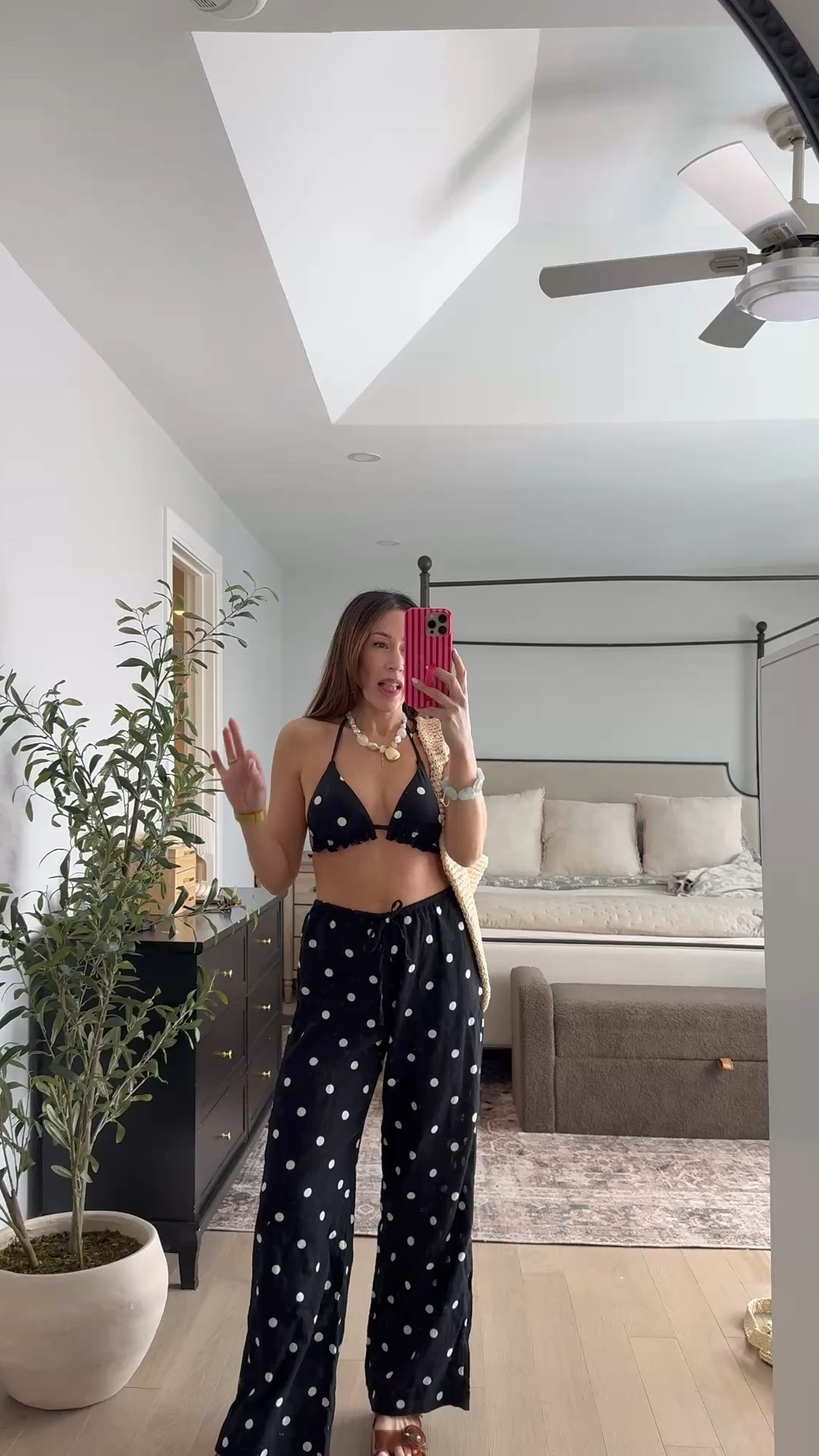 I can’t get over this polka dot set! The bathing suit is so flattering. I’m wearing a small in everything. @Target #target

#LTKSeasonal #LTKPetite #LTKTravel