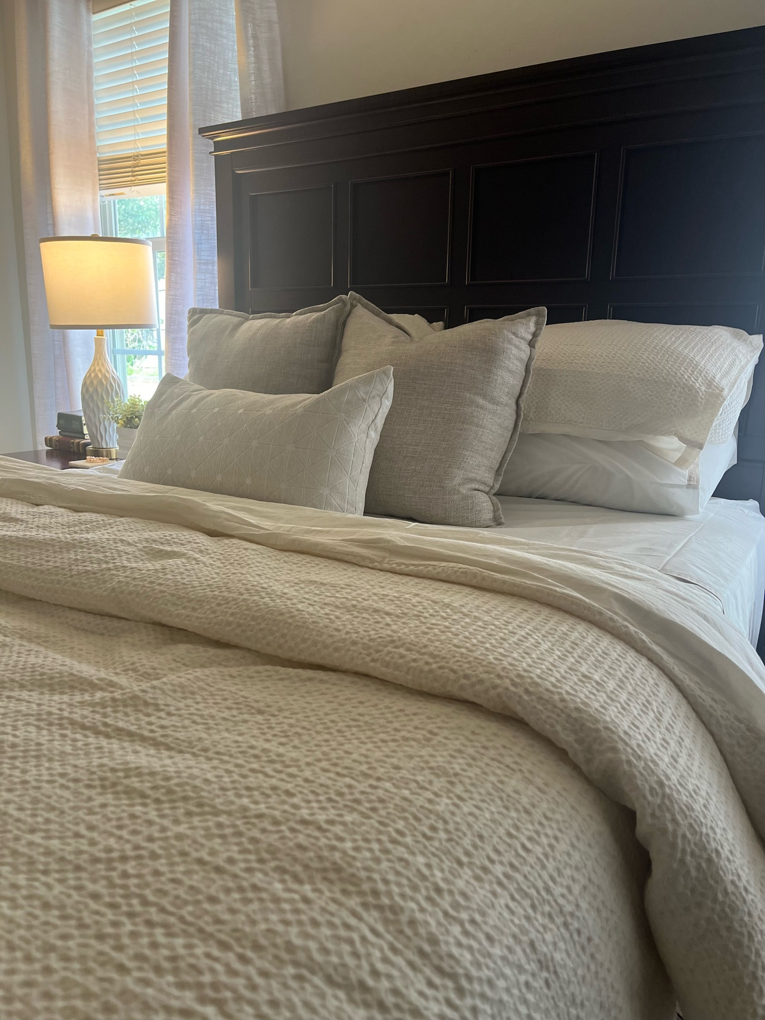 My bedding with Quince !! 

#LTKHome #LTKVideo #LTKSaleAlert