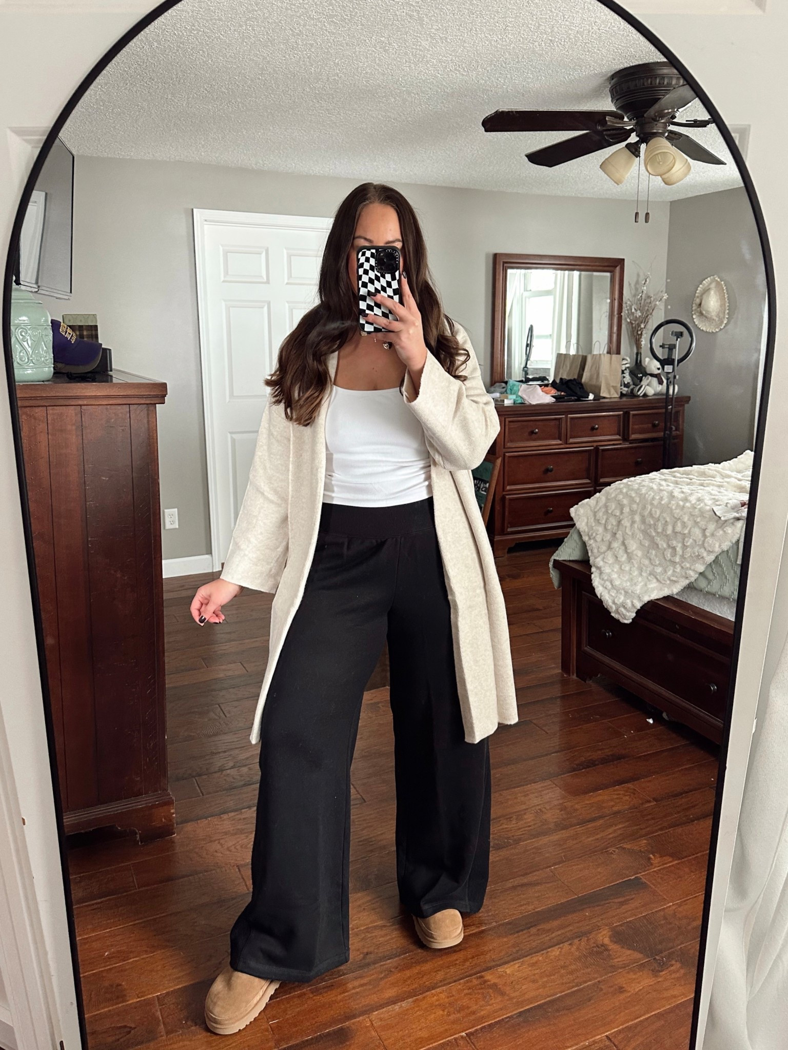 Comfy, casual, and actually cute 🤍 This is my go-to everyday outfit when I want to feel put together without sacrificing comfort. This Amazon coatigan is the perfect lightweight layer, paired with my favorite bra-free ribbed tank from Abercrombie, and my newest obsession are these Aerie sweatpants 😍 Tall-girl friendly and SO good. Finished with my UGG GoldenStars for an easy, cozy vibe.

📌 Fit details:
• Amazon coatigan size L
• Abercrombie ribbed tank size L (bra-free!)
• Aerie sweatpants size L Long
• UGG GoldenStar clogs TTS

comfy casual outfit, tall girl friendly sweatpants, Amazon coatigan outfit, casual OOTD, everyday loungewear, cozy neutral outfit, Abercrombie ribbed tank, Aerie sweatpants long, aerie real , aerie style , Abercrombie style, Amazon fashion finds , winter outfit inspo #ComfyCasual
#TallGirlFriendly
#EverydayOutfit
#NeutralStyle
#CozyOOTD

#LTKMidsize #LTKTall #LTKootd