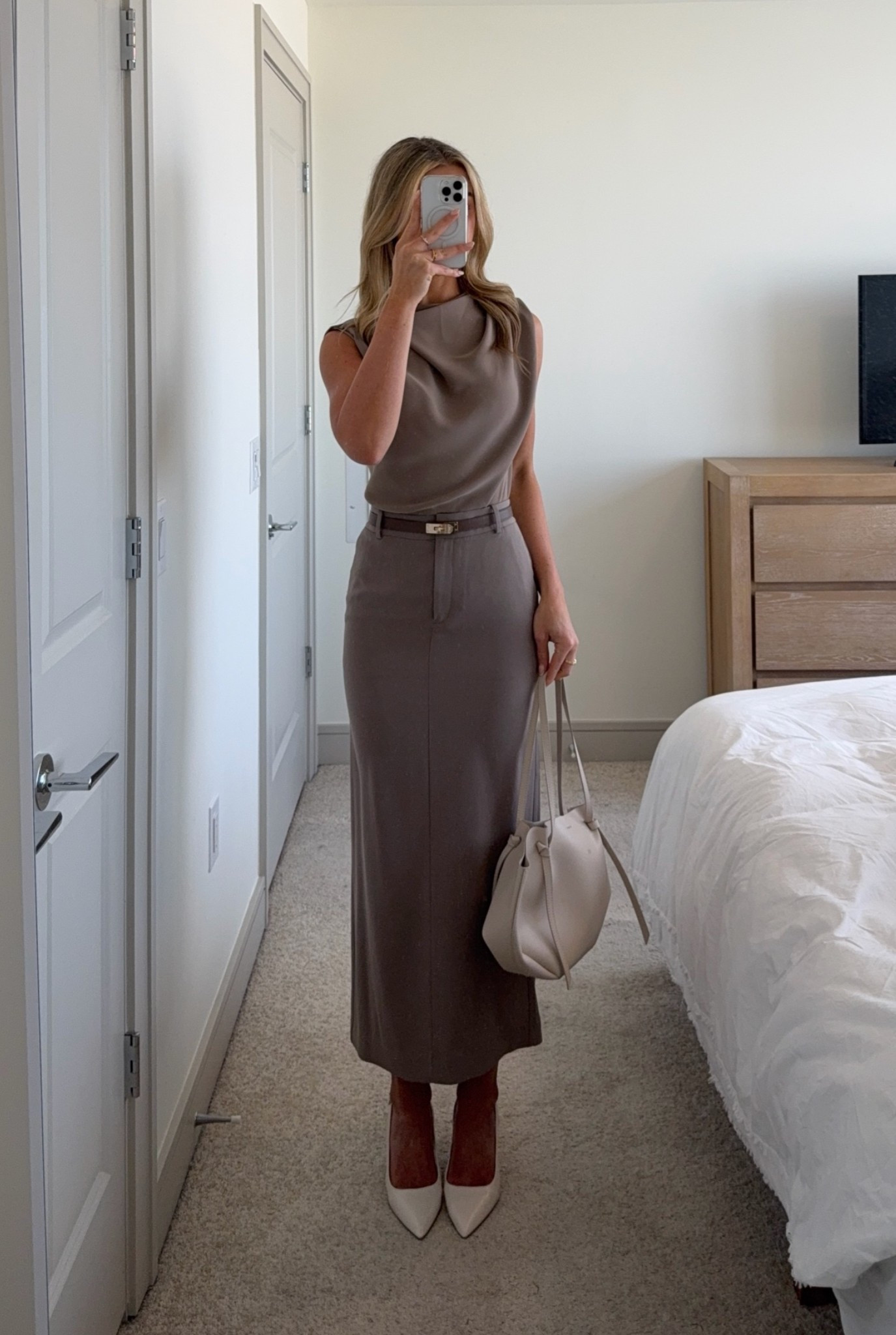 such great staple pieces for your corporate wardrobe! skirt is sold out but linked super similar ones I own 🫶🏼 and linked similar tops I own as well!

#LTKootd #LTKWorkwear