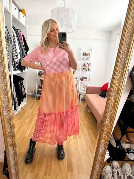 Checkered dress, ruffle maxi short sleeve dress, gold necklace, black boots, colourful three-toned dress

#LTKeurope #LTKSeasonal #LTKstyletip