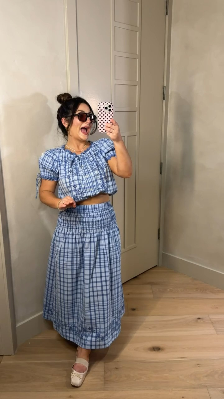 Cutest gingham cotton set! 

Puff sleeve top and maxi skirt 
Size small

Petite friendly
5'0" 140lbs 

#LTKgrwm #LTKootd #LTKPetite