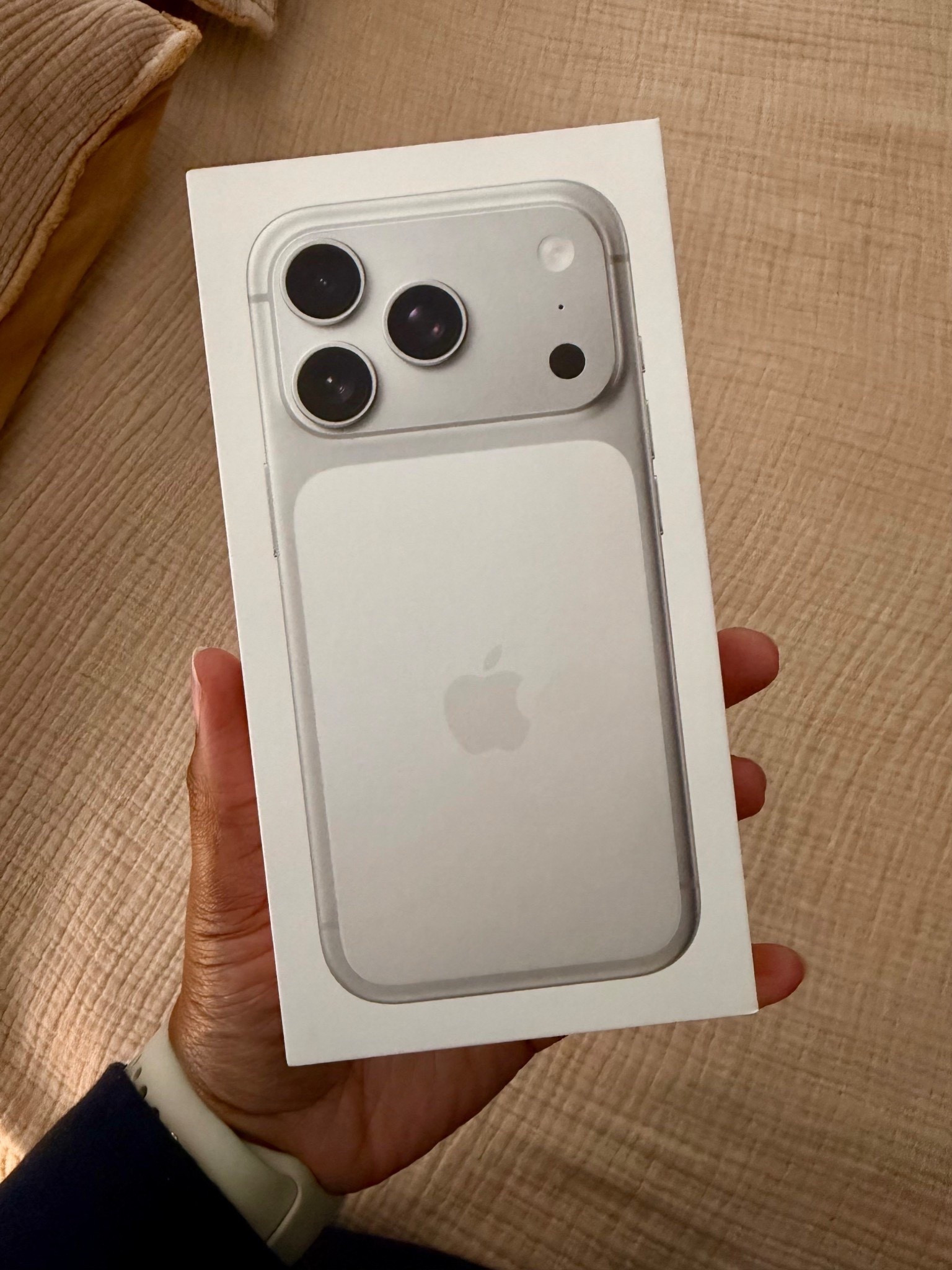 Amazing camera quality

#Apple #iPhone #17pro #phone #tech #giftidea #BestBuy #allthingsartrice 

#liketkit #LTKdayinmylife


#LTKvlog #LTKMens #LTKTravel