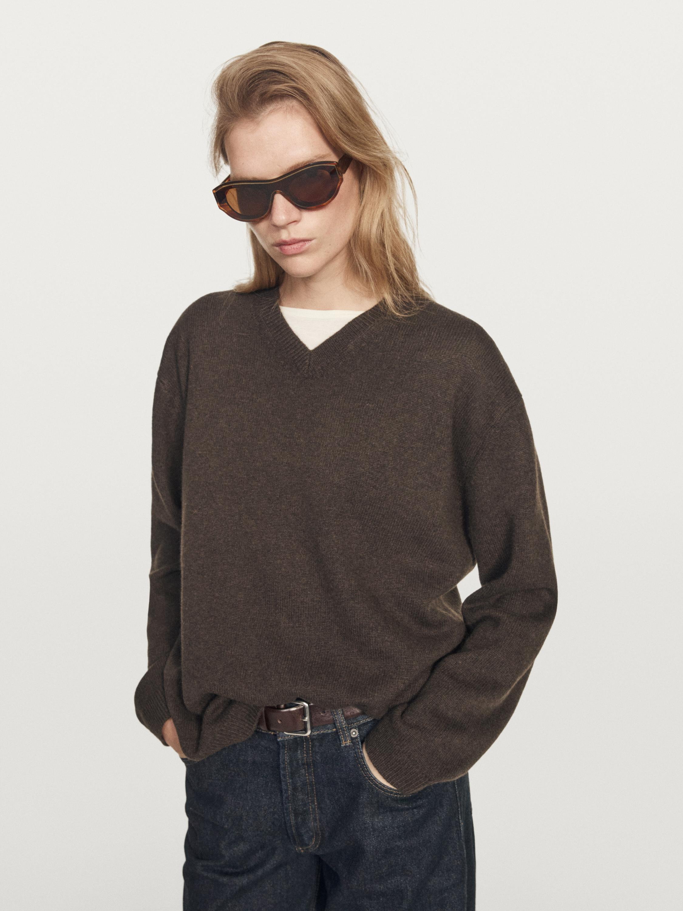 Oversize V-neck knit sweater | Massimo Dutti UK