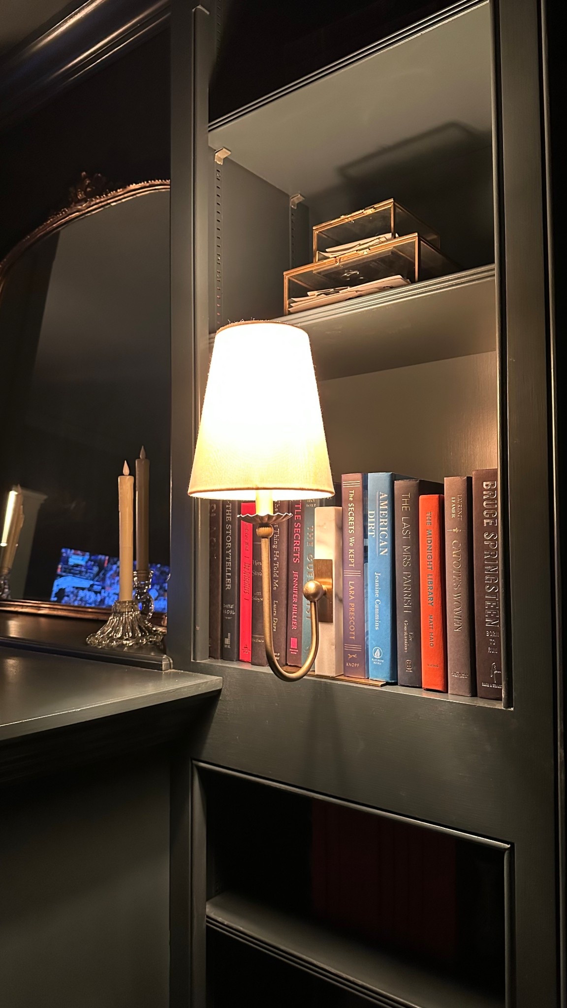 This little bookshelf lamp makes me so happy! I scored two of these from Target and I love the marble base they’re made of. Save this post for later and be notified when they come back in stock! Tagging a similar option for you too.

#bookshelf #shelfstyling #bookshelfdecor #homedecor #lamps #classicdecor #interiordesign 

#LTKHome #LTKStyleTip #LTKFindsUnder50