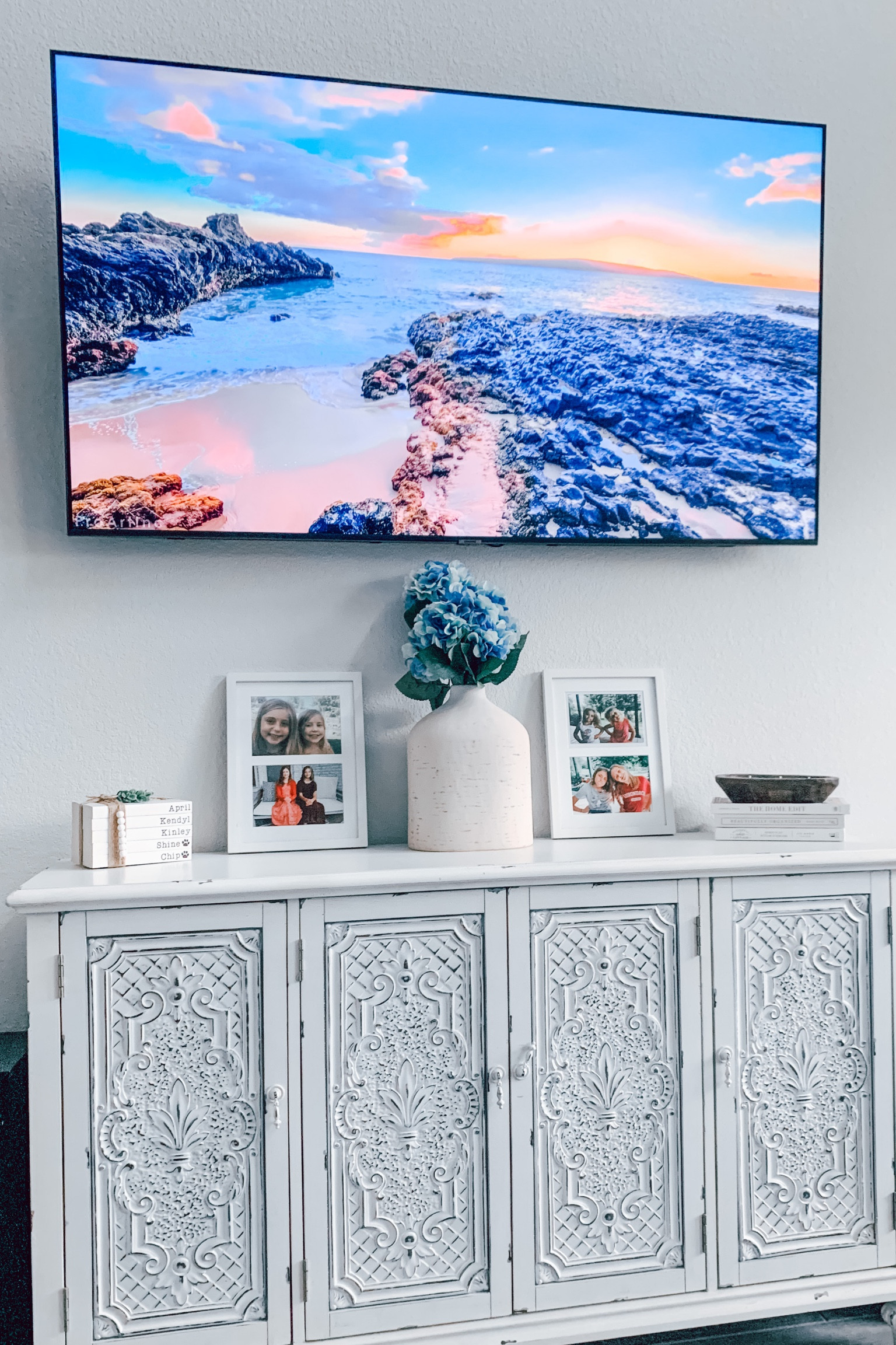 TV Stand Decor. Living Room. Home. 
Loving these these pieces together. 
#homedecor #livingroom #home #decor

#LTKhome #LTKFind