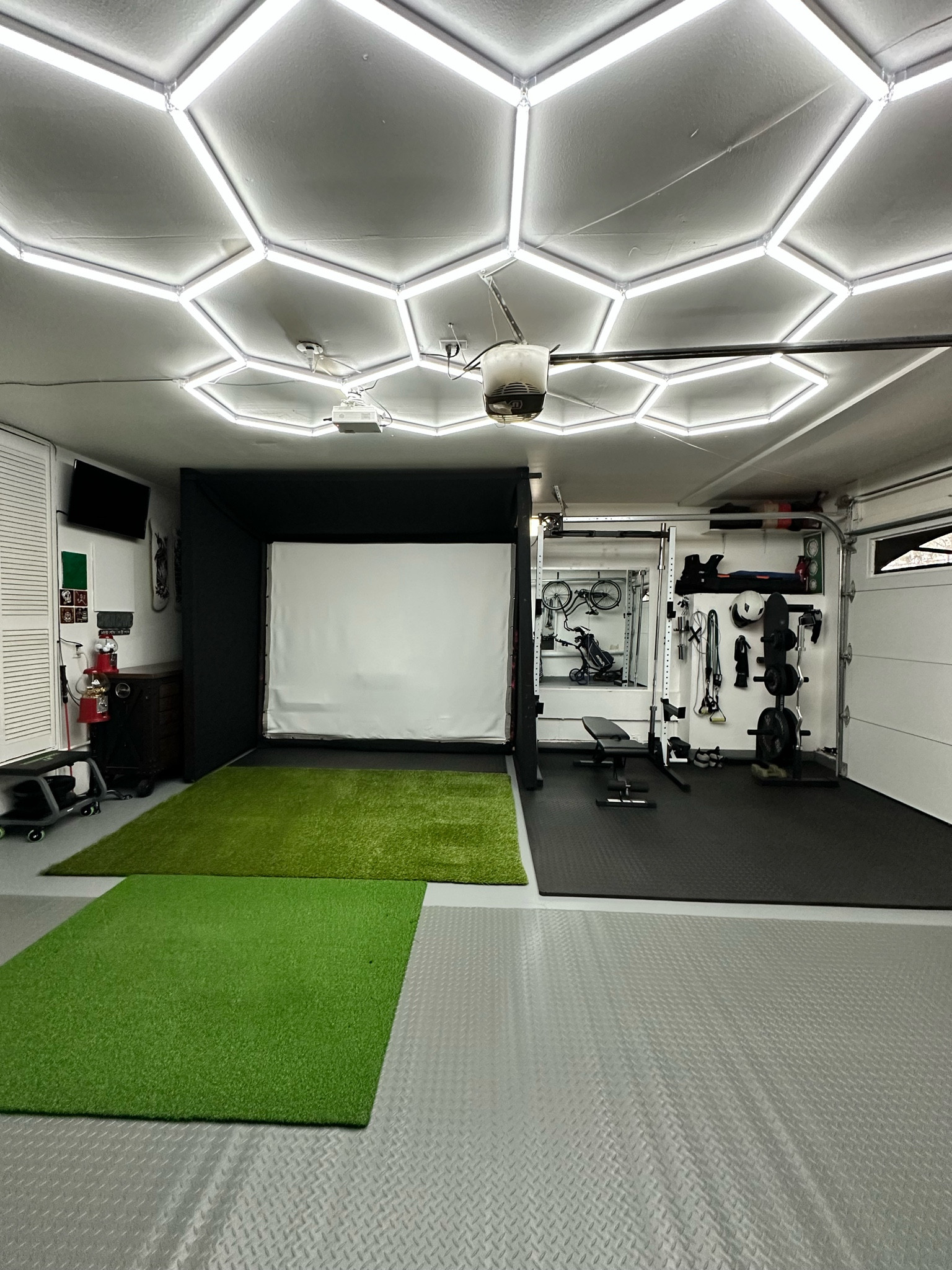 DIY Golf Simulator & Mini home gym 🏋🏻‍♀️

#LTKHome #LTKActive