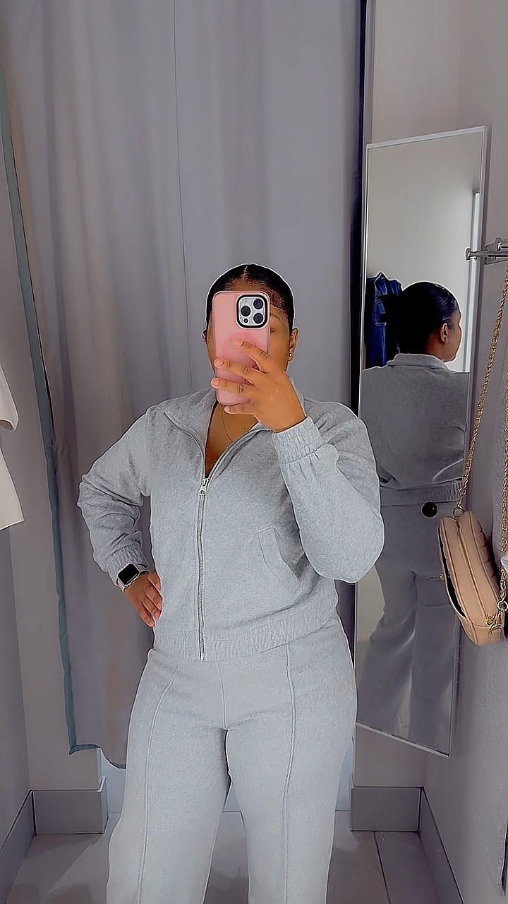 Matching sets = my love language 💕
Obsessed with this velour tracksuit from H&M — comfy, cute, and under budget ✔️

#LTKFindsUnder100 #LTKootd #LTKselfcare