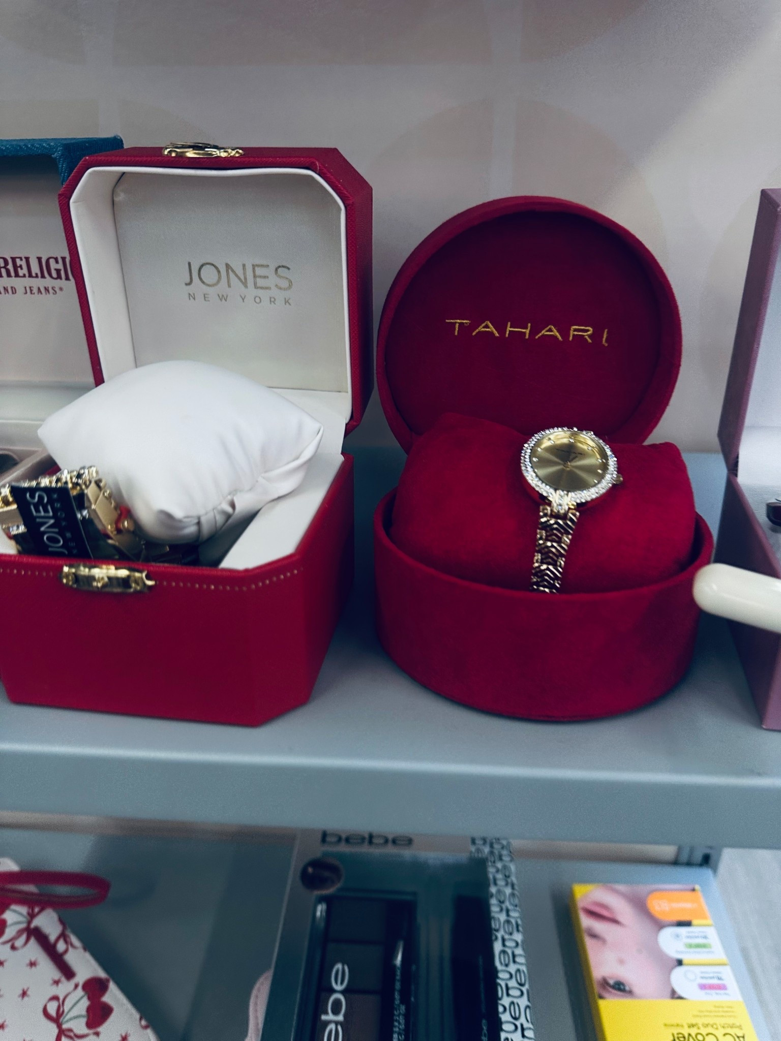 Timeless gifts never go out of style ⌚💍 These are perfect for anniversaries, weddings, or meaningful everyday pieces. Linking the best watch and jewelry finds. Gifts for her! 

#LTKGiftGuide #LTKWedding #LTKHome