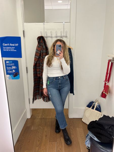 Love these Gap kick flare jeans!! Just ordered 2 pairs! Wearing a 31 here, these are regular length but I ordered long. 

#LTKcurves #LTKsalealert #LTKstyletip