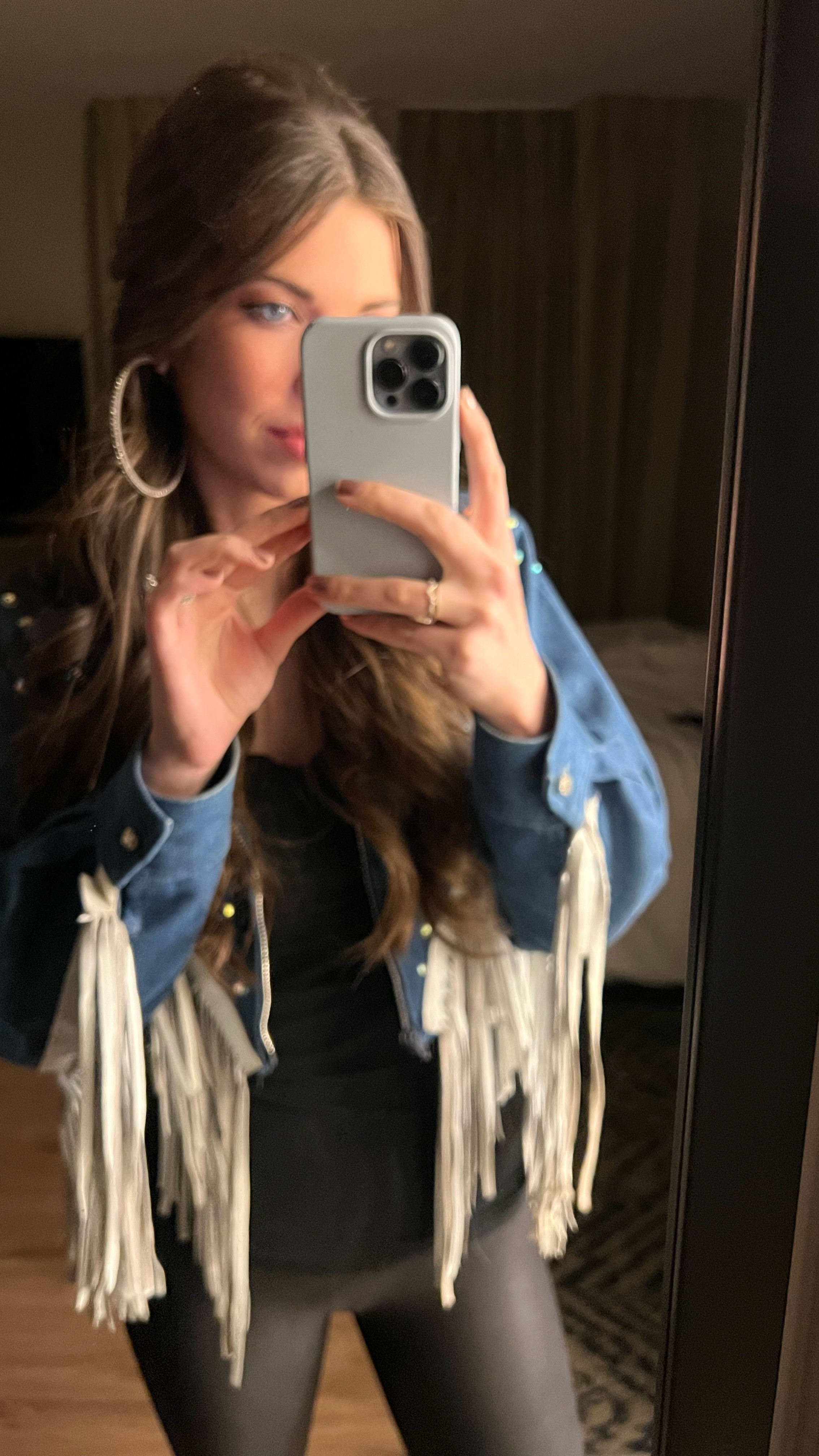 A lil recap of our show in Hanover, Maryland on Friday! We had the best time!! This jacket was my dad’s, from his performer days, that I cropped for me! I’ve linked a super affordable, similar style jacket below! 

Country concert outfit, nashville outfit, fringe, rhinestones, cowboy boots, sparkly 

#LTKFindsUnder100 #LTKWatchNow #LTKStyleTip