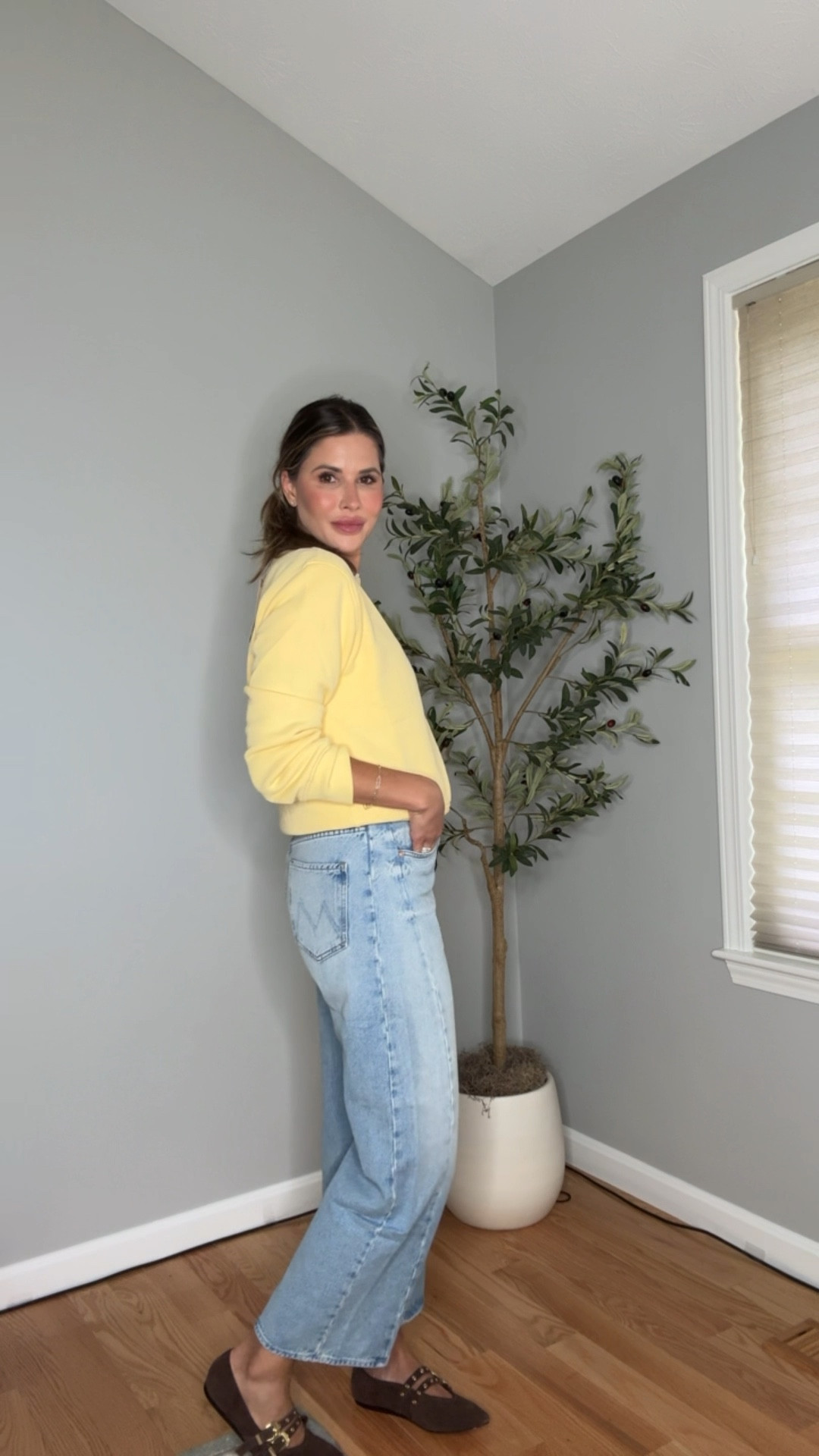 A little casual Tuesday OOTD 

Butter Yellow crewneck sweatshirt 
Mother denim The half pipe ankle in this is how I roll wash 
The comfiest chocolate brown ballet flats for fall from dolce vita

#LTKStyleTip #LTKOver40 #LTKFindsUnder100