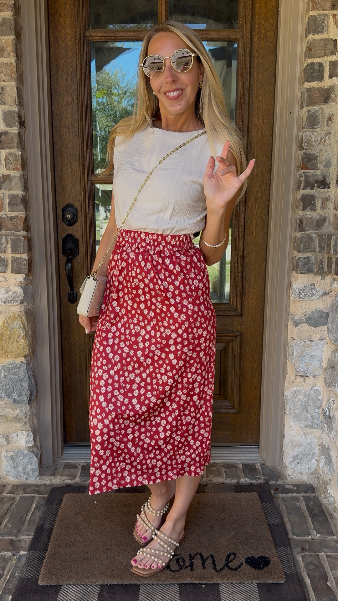 Easy does it! This is the kind of skirt that makes getting dressed the easiest part of your day. Just add your favorite top and you’re good to go.💫 

#floralskirt #springskirt 

#LTKOver40 #LTKootd
