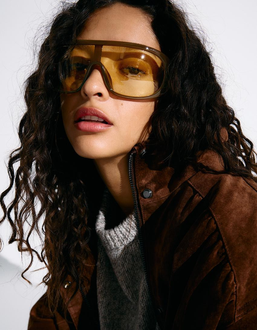 Sonnenbrille aus Kunststoff - Damen | Bershka DE