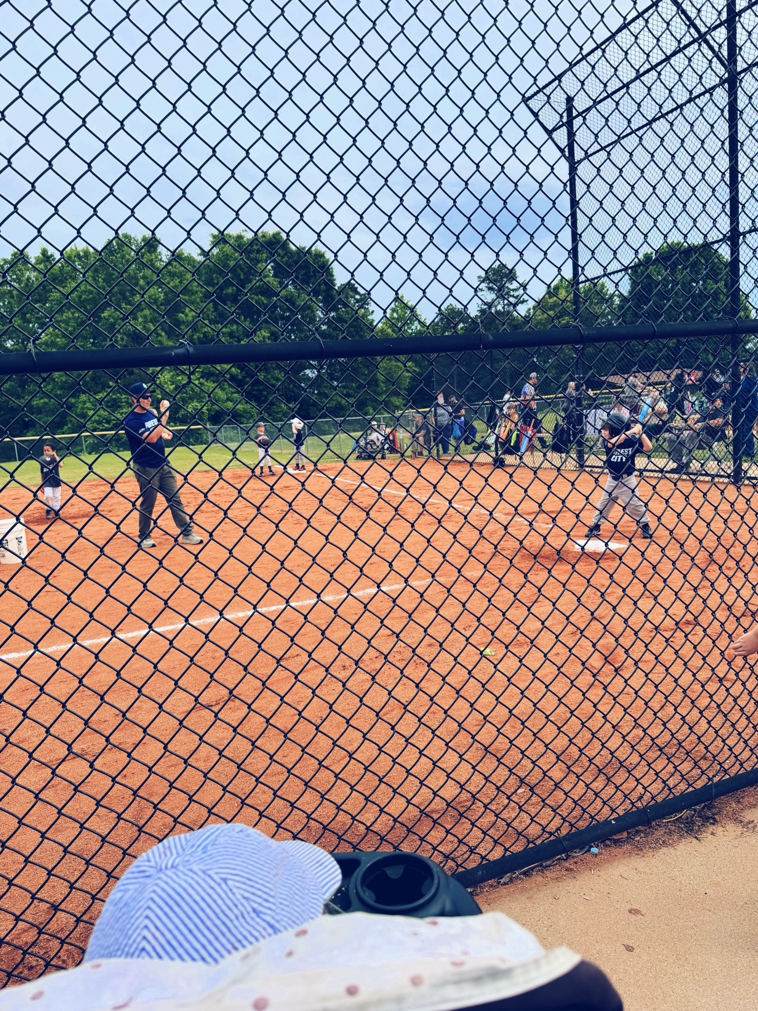 What a fun 🤩 Friday night it’s been to start off Mother’s Day weekend!!! 🤗 First up… a night on the ballfield for our tball ⚾️ lovin’ firstborn 👶🏼🩵 with “Coach Daddy” 🧢 - go Judson go!! 📣