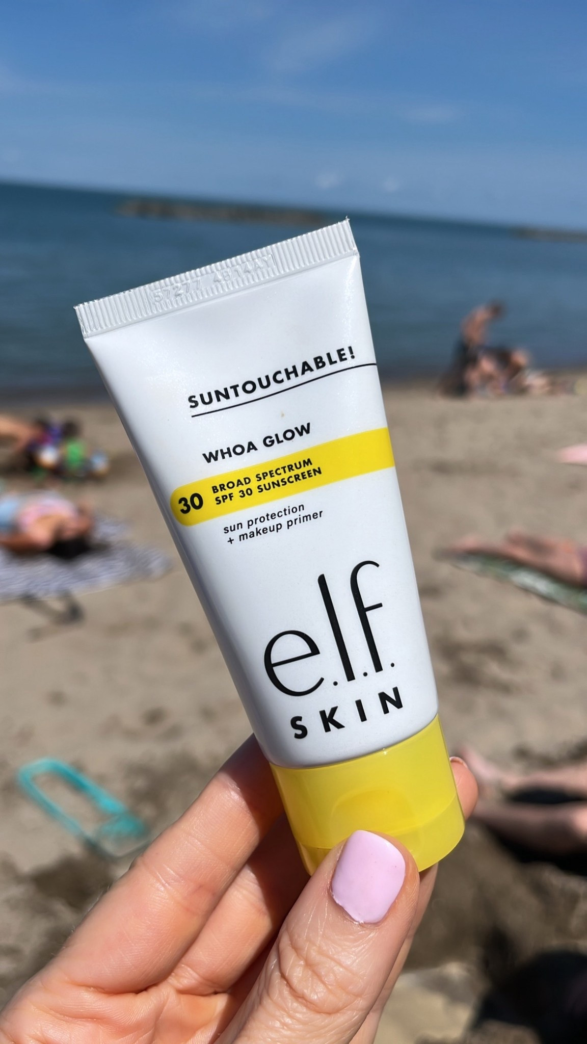 SPF 30 face sunscreen + makeup prime. Gives the prettiest dewy glow! ✨ shade: sunbeam 



#LTKBeauty #LTKStyleTip #LTKSwim