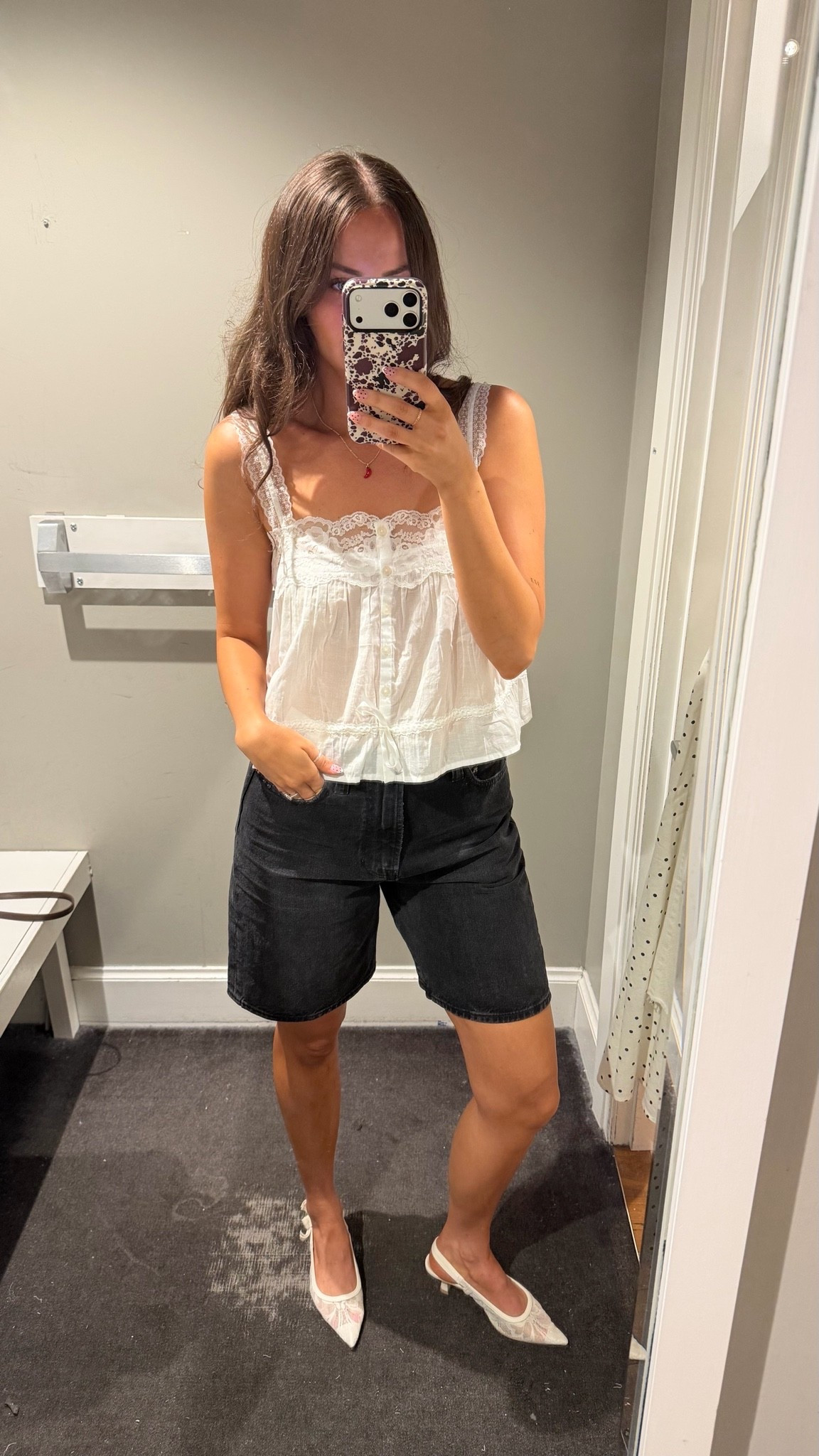 5’9” wearing size small tops and 30 shorts (men’s shorts) normally a 27 women’s

#LTKootd #LTKTall