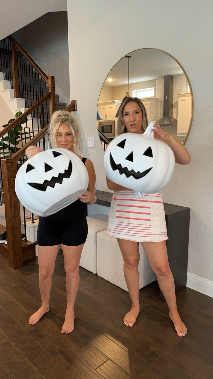 Jumbo jackolanterns, jumbo pumpkins, Halloween porch decor, Halloween home, fall porch decor

#LTKVideo #LTKSeasonal #LTKHome