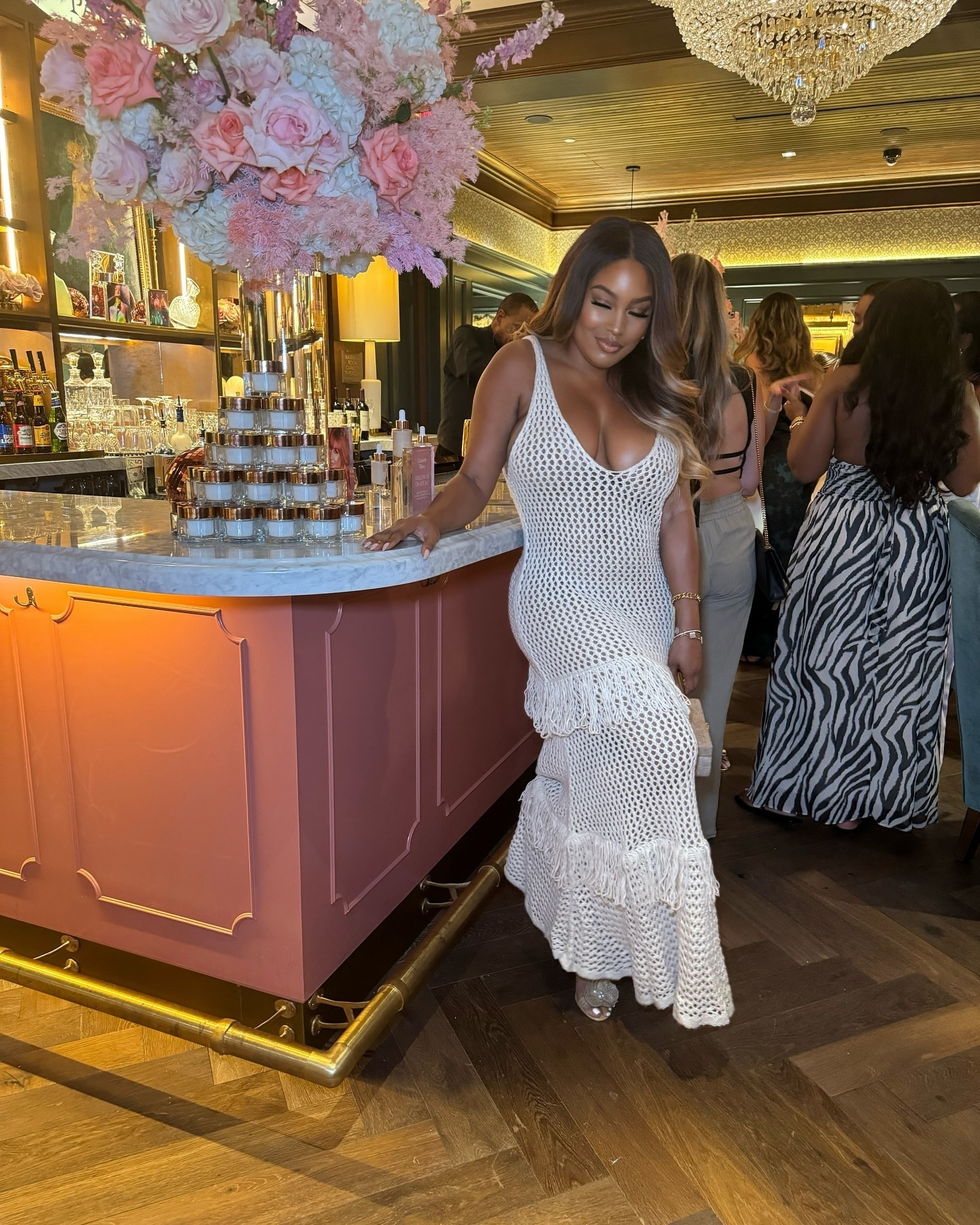 Taking care of this version of me…
.
A night out with Charlotte Tilbury 
.
Dress @anthropologie 
Bag @brandonblackwoodnyc 
Hair @danitadidit 
Photographer @diamond.being.herself  thanks booski
Glow by @brwnsugarbabe