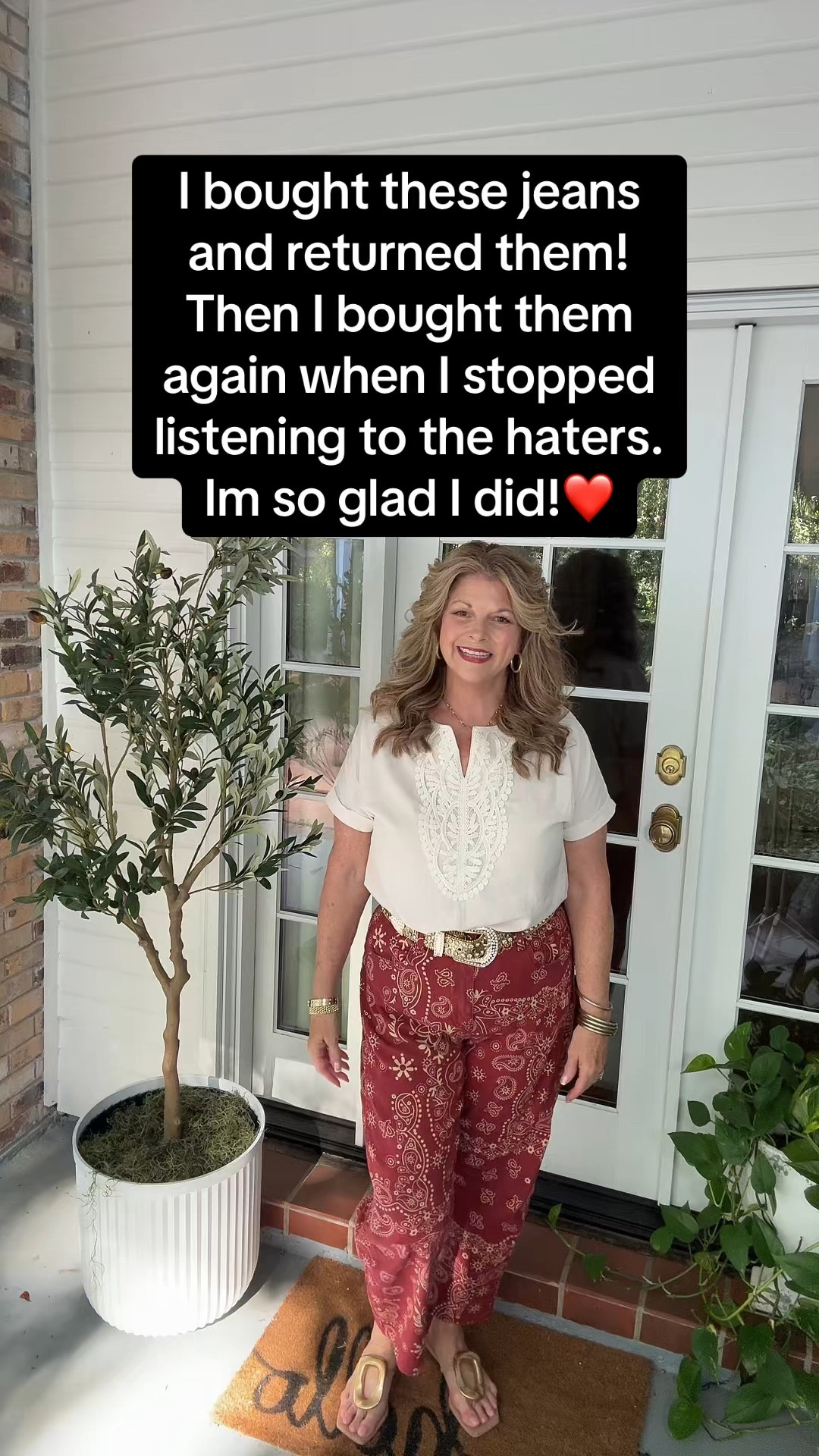 These cute, barrel jeans in the bandana pattern are a must have! They have a comfortable, relaxed fit with a barrel style. They come in many colors, but just look at this red! I'm wearing my true size large and they fit perfectly! #evaless #barrelljeans #bandana

#LTKootd #LTKMidsize #LTKOver40