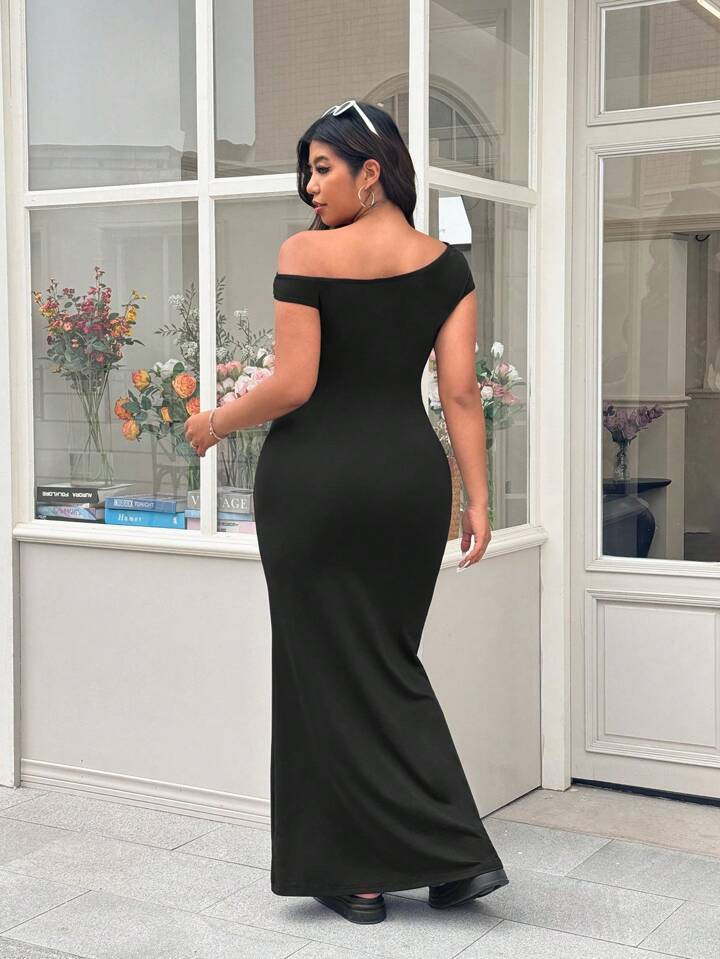 Solflare Women Plus Size Black Casual Asymmetric Neckline Fitted Dress | SHEIN