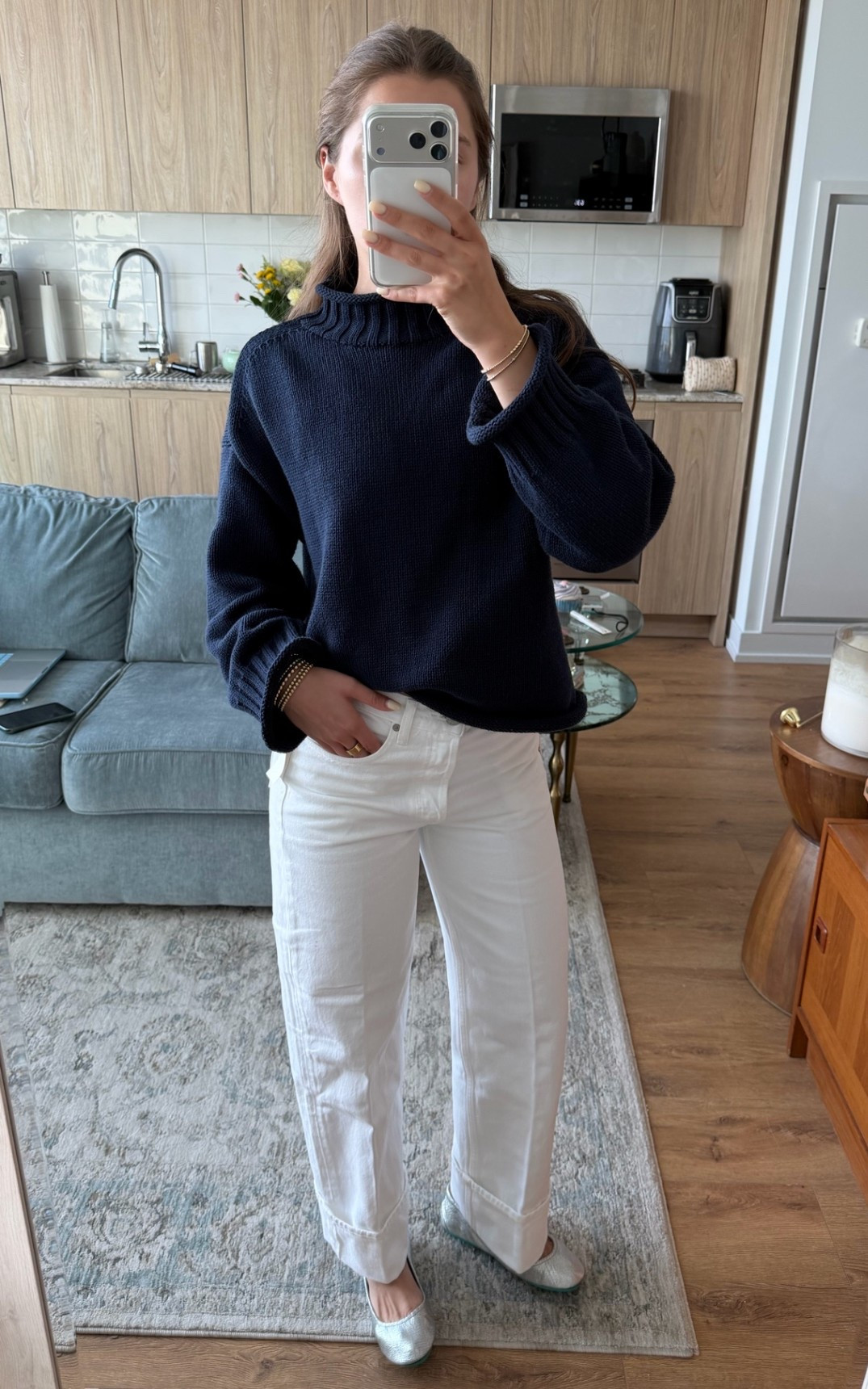 White jeans, white denim on Aritzia sale

#LTKWorkwear #LTKootd #LTKSaleAlert