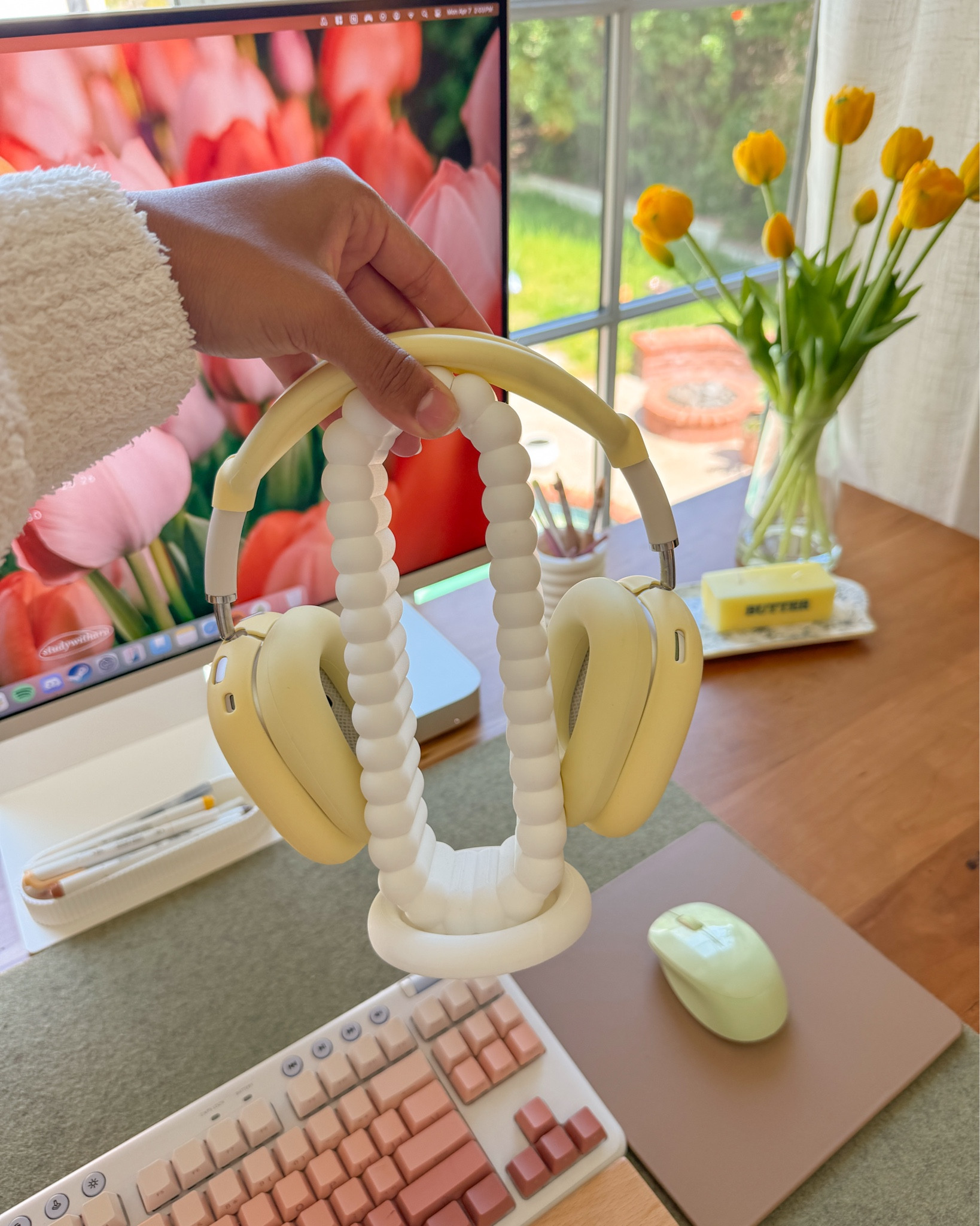 spring headphones!🌷

#LTKHome