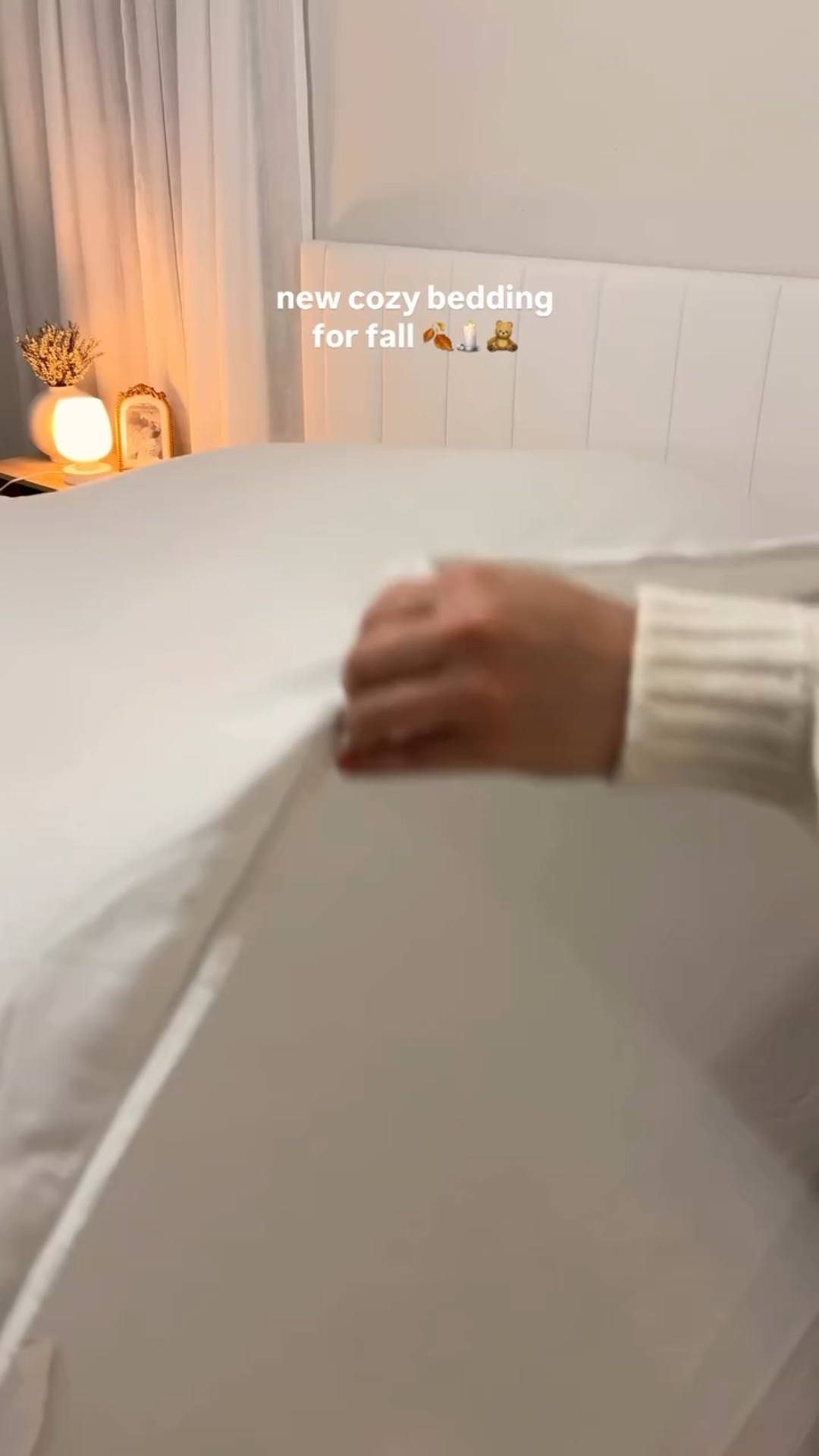 the coziest bedding for fall 🍂 
.
.
.

fall inspo, fall vibes, fall bedding, gingham bedding, cozy fall @bollandbranch @nathanjames