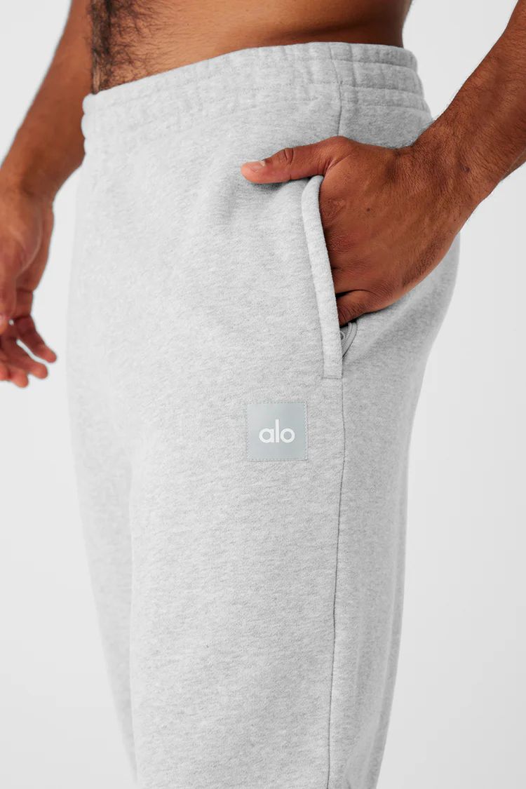 Cuffed Renown Heavy Weight Sweatpant | Alo Yoga