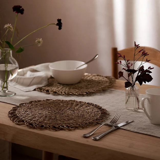 Seagrass Scalloped Placemat | The White Company (UK)