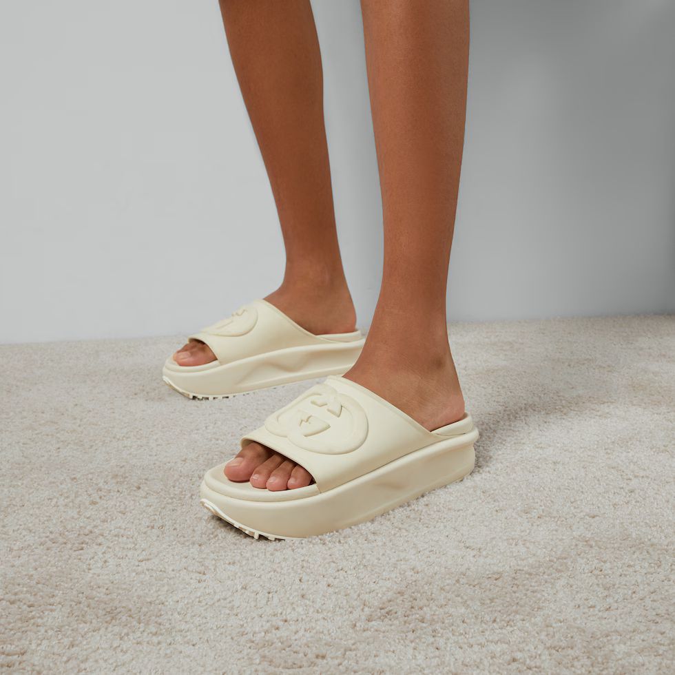 Women's slide sandal with Interlocking G | Gucci (US)