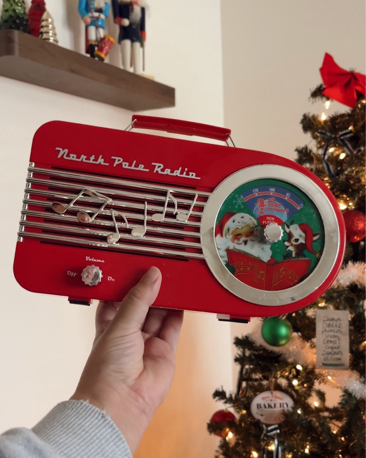 Retro vintage Christmas radio! 🎅🏼

#LTKSeasonal #LTKHoliday #LTKFindsUnder50