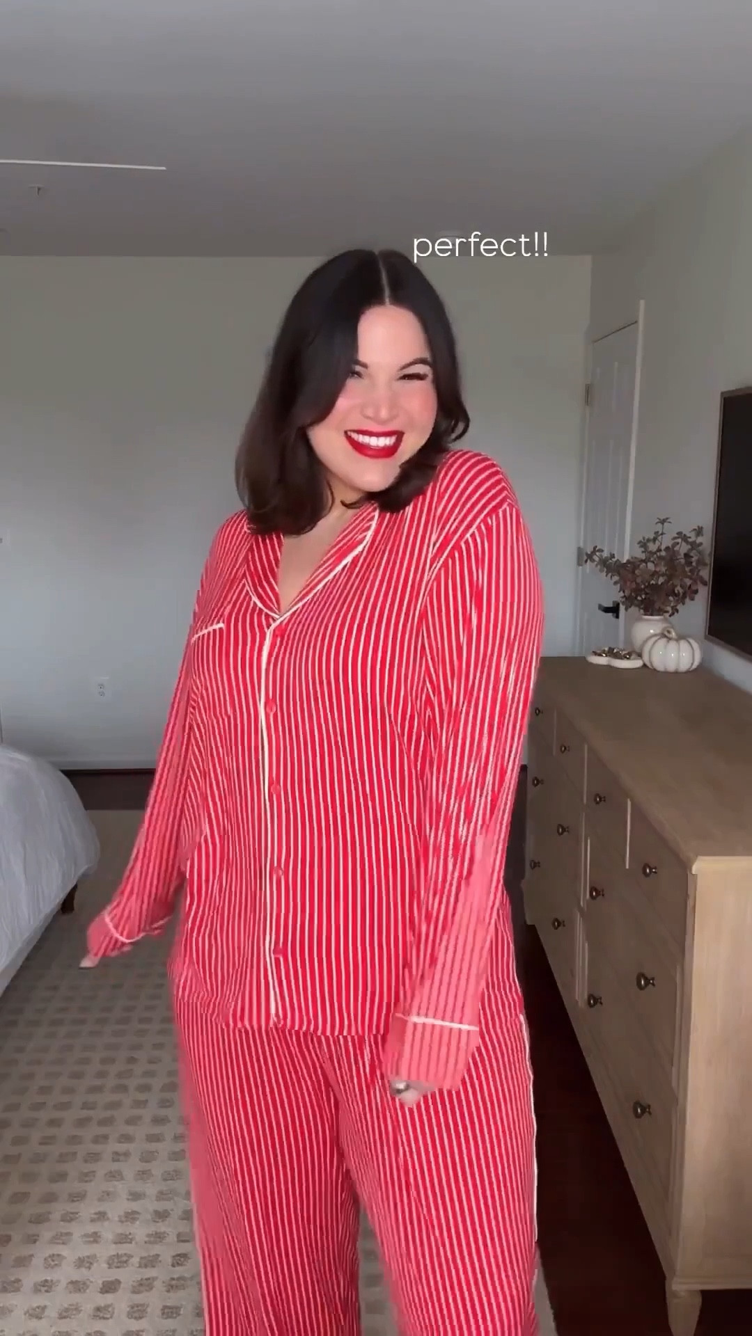 Midsize aerie Christmas pajamas haul!  My favorite are the red stripes + the bears but really all are adorable! Which are your fav?? 

Sizes : 
Red stripes + bow pajamas - top/bottoms: large
Bears - xl
Green stripes - top : large bottoms : large tall 
Gingerbread boxers - xl
Gingerbread shirt - large 




#LTKHoliday #LTKMidsize #LTKFindsUnder50