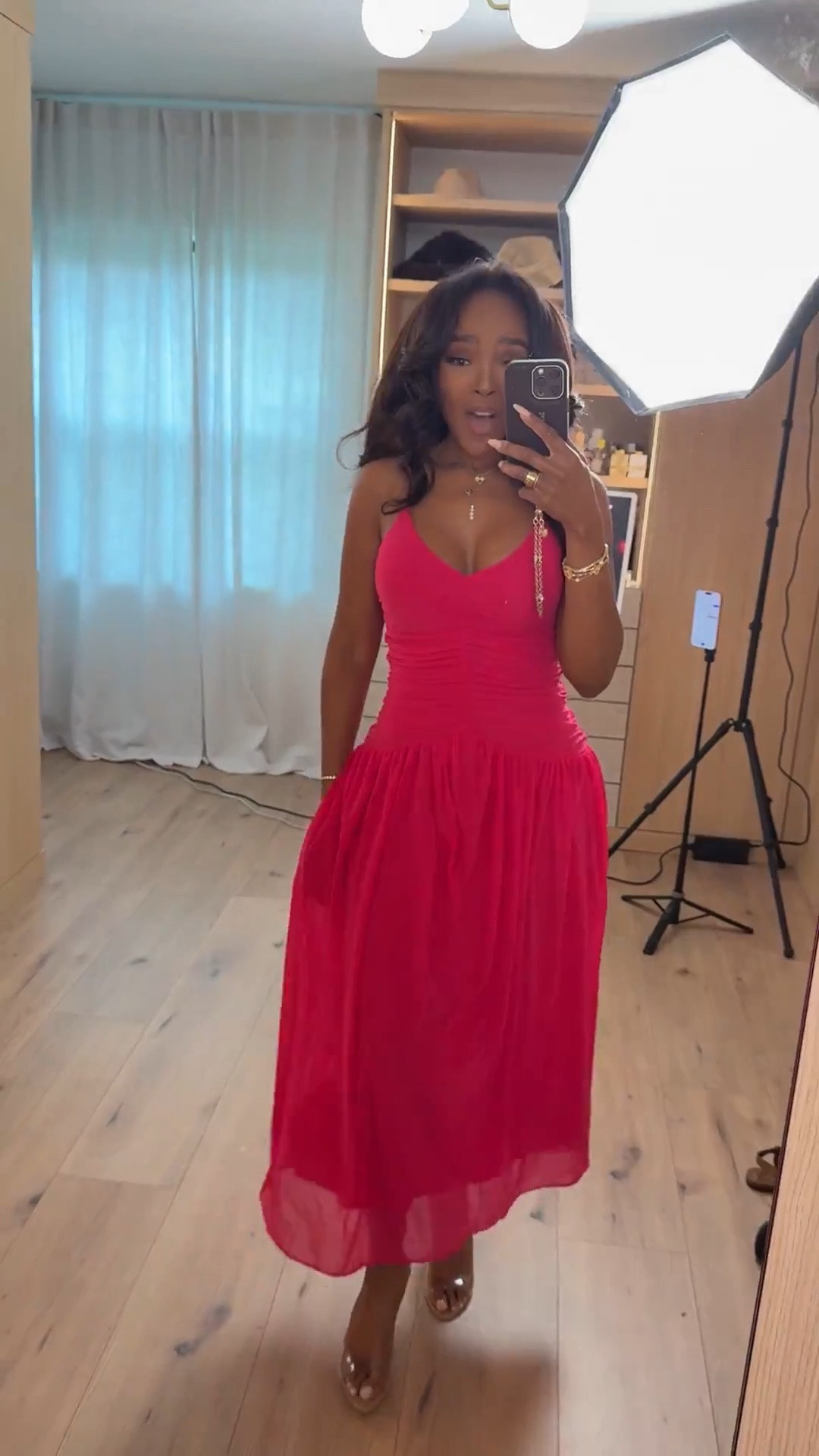 Scroll to shop this vibrant summer dress ❤️
@Express 
This ruched bodice midi dress flows beautifully with every step, creating a flattering and feminine silhouette that instantly elevates your look—an easy statement piece you can rewear for multiple occasions, making it a great value with a low cost per wear.

Perfect for date nights, vacation dinners, brunch, or summer events.

📏 Measurements: 5’4”, 140 lbs, 34D bust, 27” waist, 40” hips

Follow me on Instagram and YouTube @kirasfashionfinds

