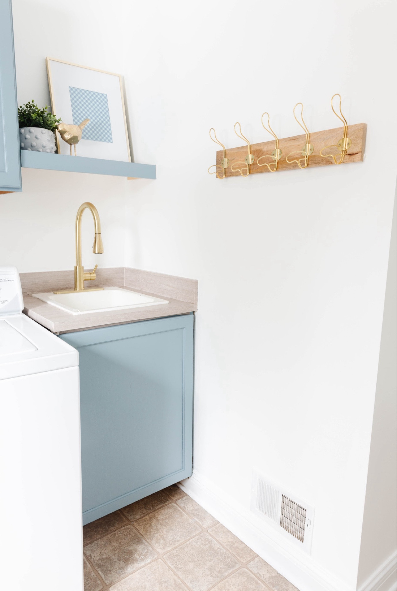 Wayfair has the best options to update a small space on a budget! I installed a brass faucet and covered my old, ugly countertops with wood toned contact paper - all from Wayfair!
@wayfair #wayfair #wayfairpartner
