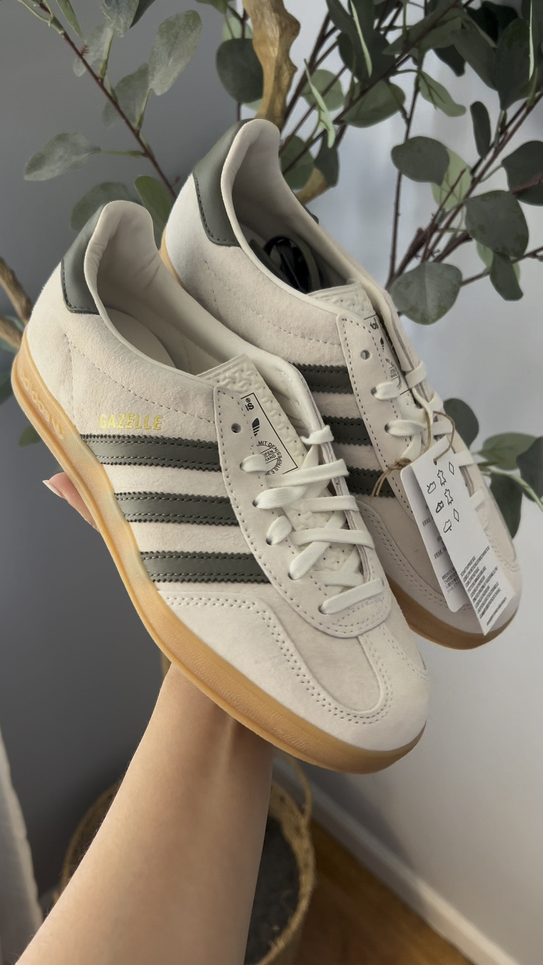 Adidas Gazelle, sneakers for women, trendy sneakers, sambas, adidas for women, gifts for women,   Mom sneakers, neutral shoes 

Thank you for stopping by!💕
Follow along for more ✨✨

#LTKtravel #LTKshoecrush #LTKVideo