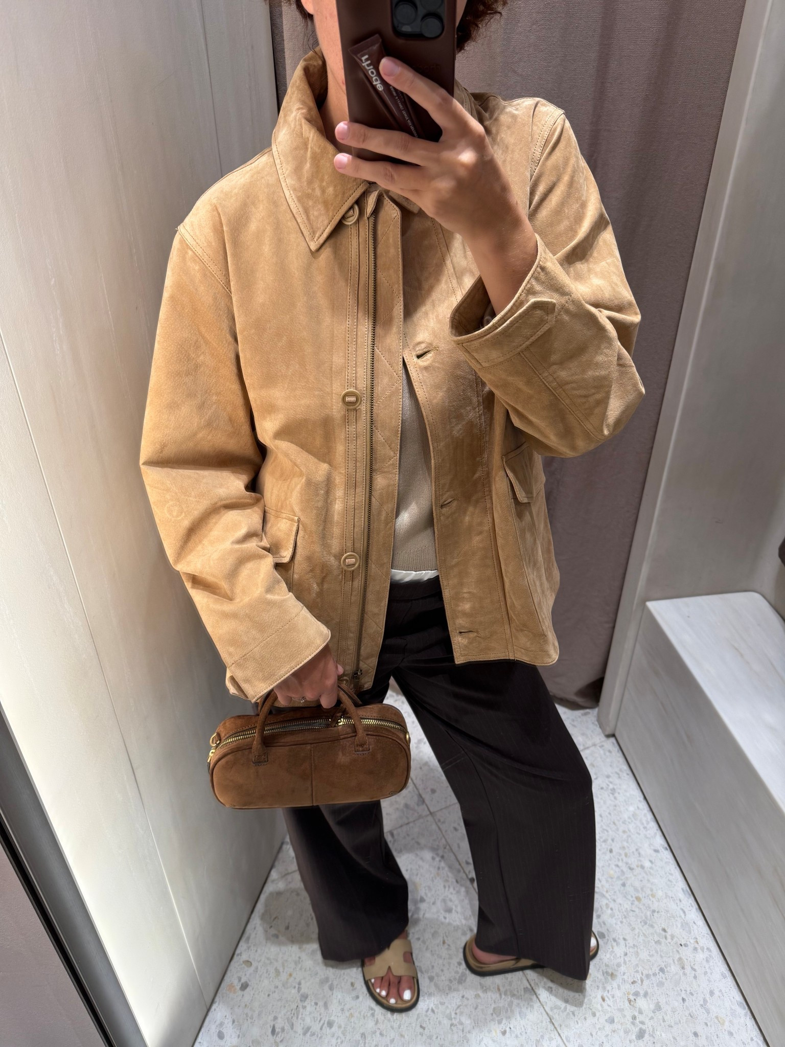 BUTTERY SUEDE❤️‍🔥
Tags: Zara trending leather real jacket coat trench oversized pinstripe waistband trousers brown knit top mini shoulder bag fashion autumn transitional inspo outfit ideas chic city break capsule wardrobe basics work wear office 

#LTKstyletip #LTKautumn