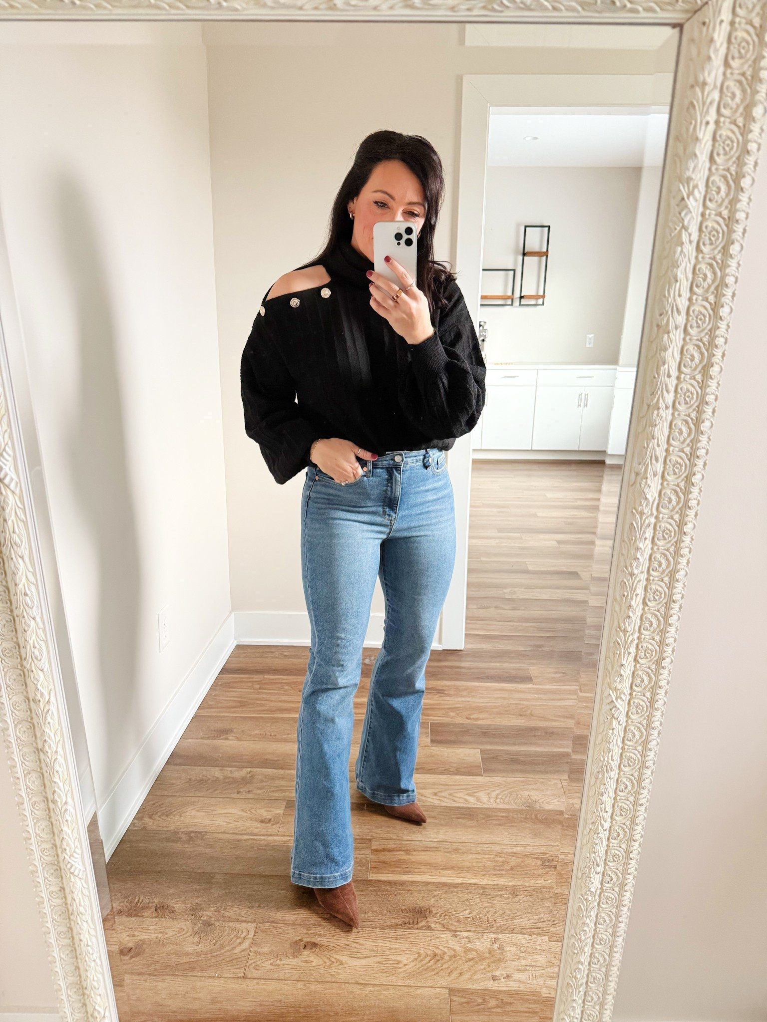 WALMART HAUL 
• large top - medium was out of stock, large still fits greatt
• size 6 denim 


#LTKFindsUnder50 #LTKootd #LTKHoliday