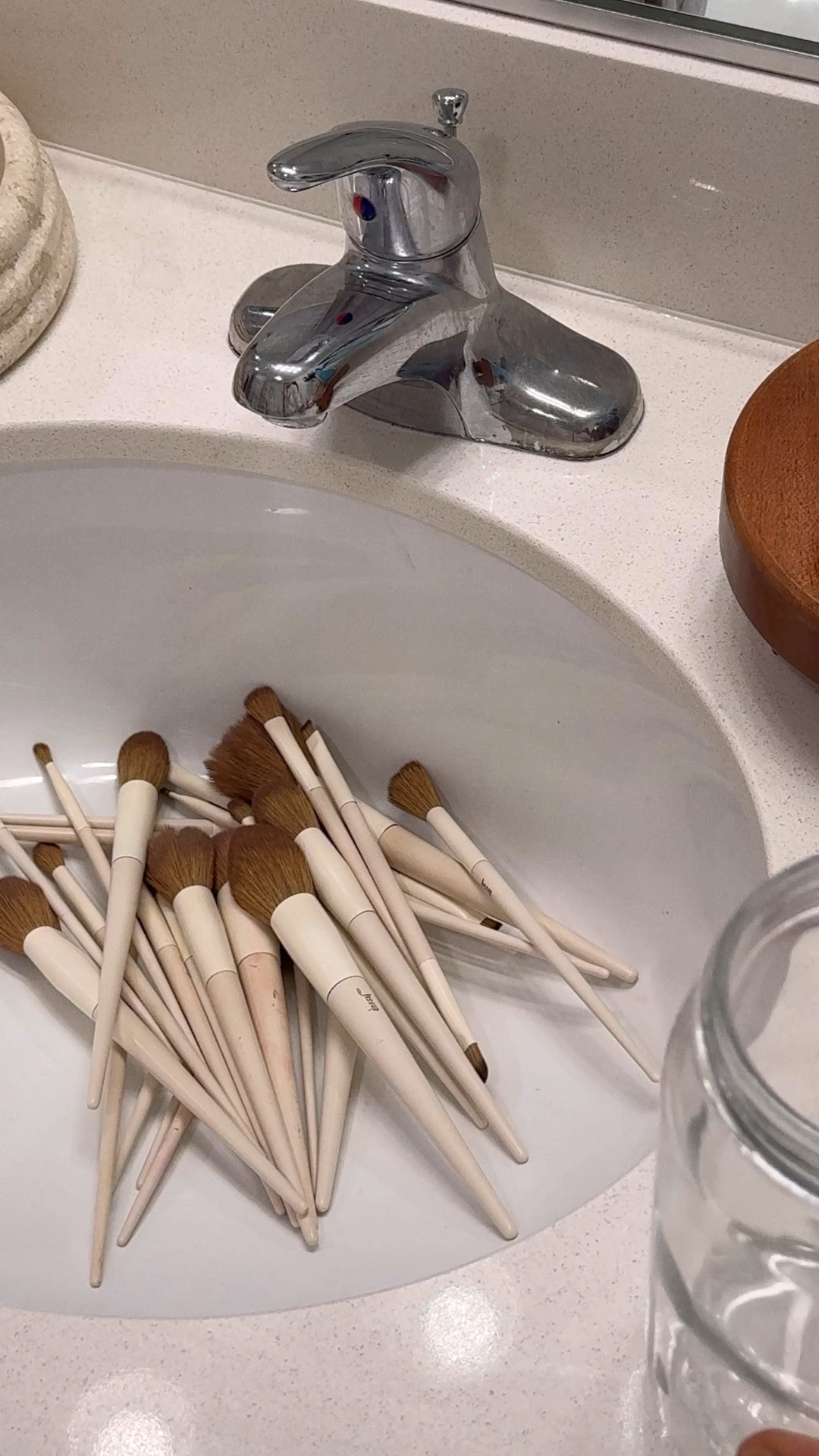 my favorite makeup brushes & how to wash them!!!

#LTKhome #LTKsalealert #LTKVideo