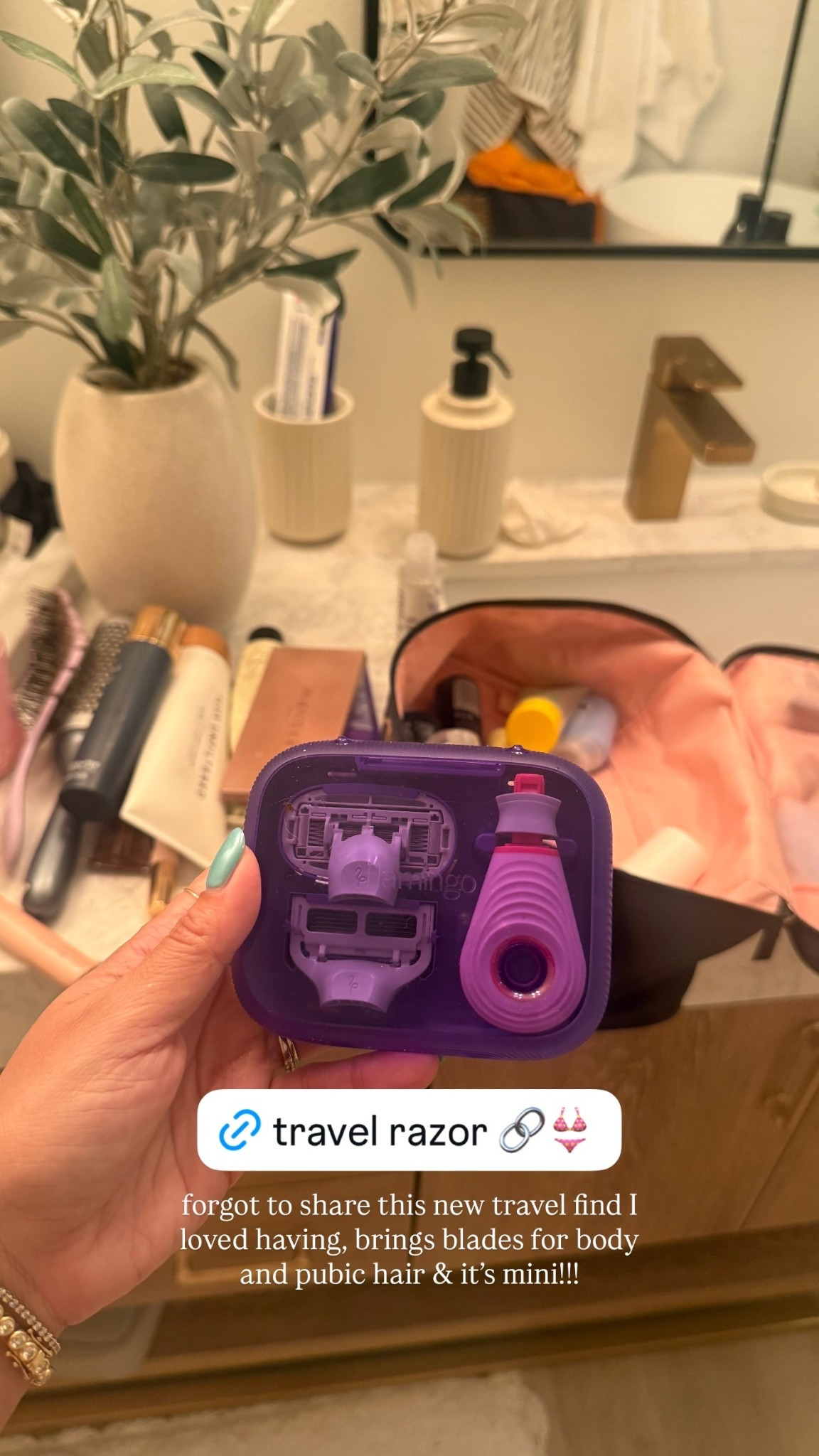 forgot to share this new travel find I loved having, brings blades for body and pubic hair & it’s mini!!!