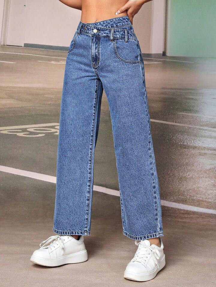 SHEIN PETITE Slant Pocket Straight Leg Jeans | SHEIN